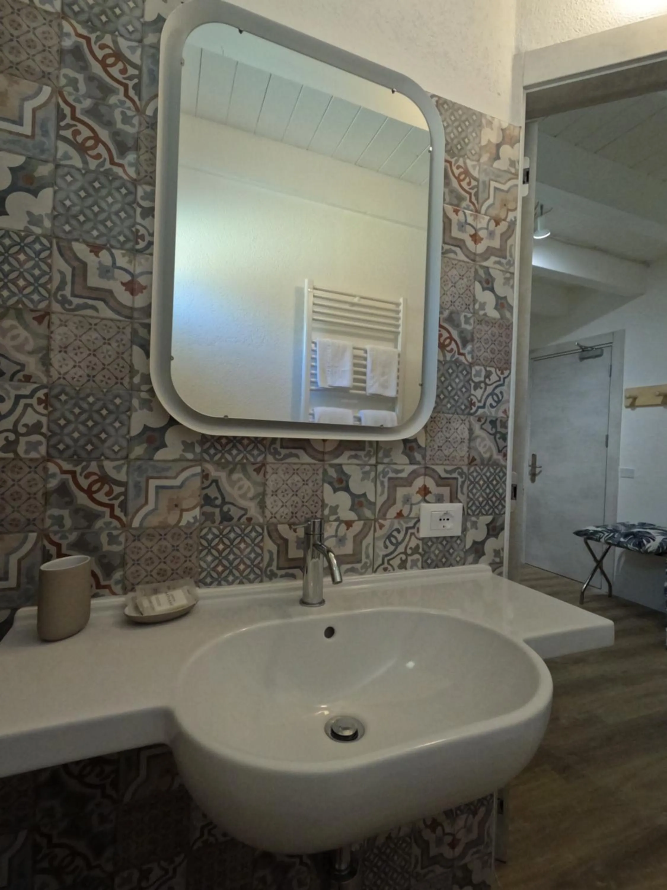 Bathroom in Hotel Week End