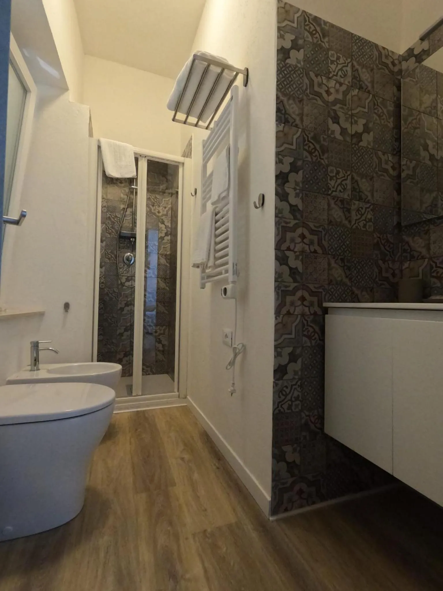 Shower in Hotel Week End