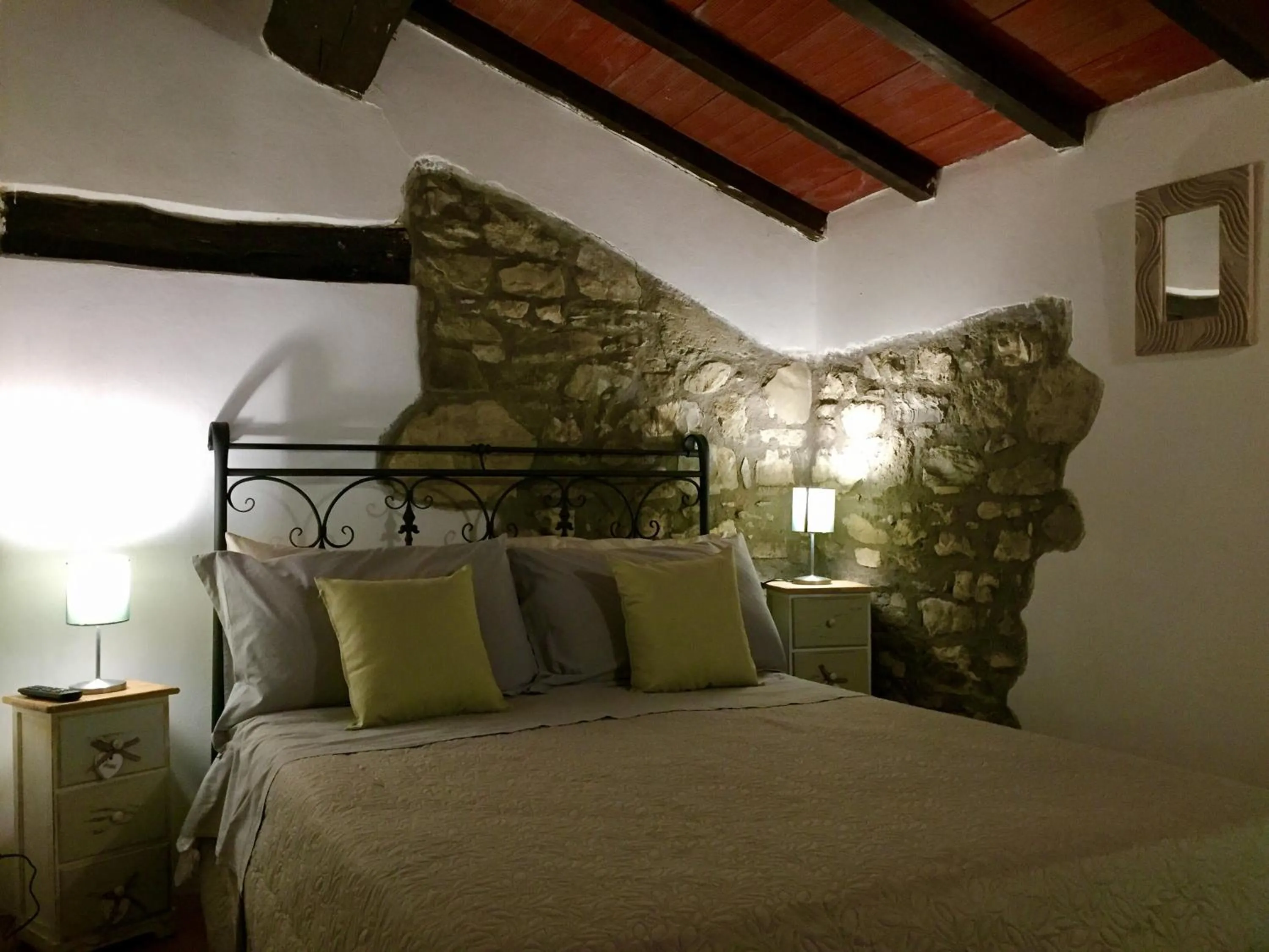 Photo of the whole room, Bed in Villa del lago
