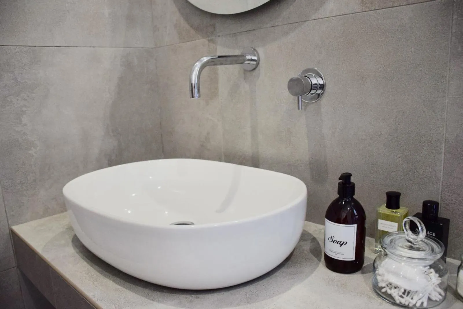 Decorative detail in Petra Maris B&B