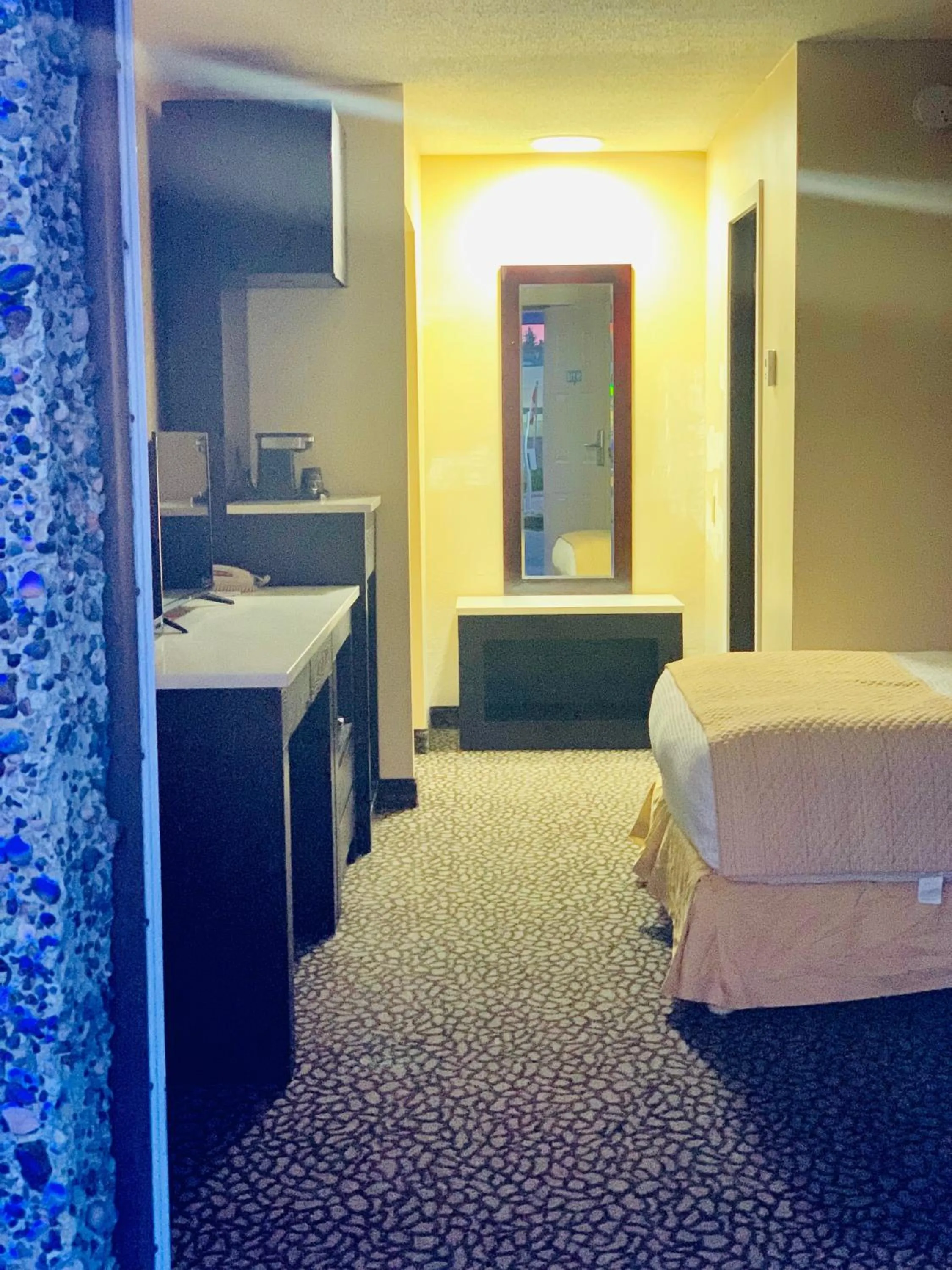 Bed, Bathroom in North Star Inn & Suites