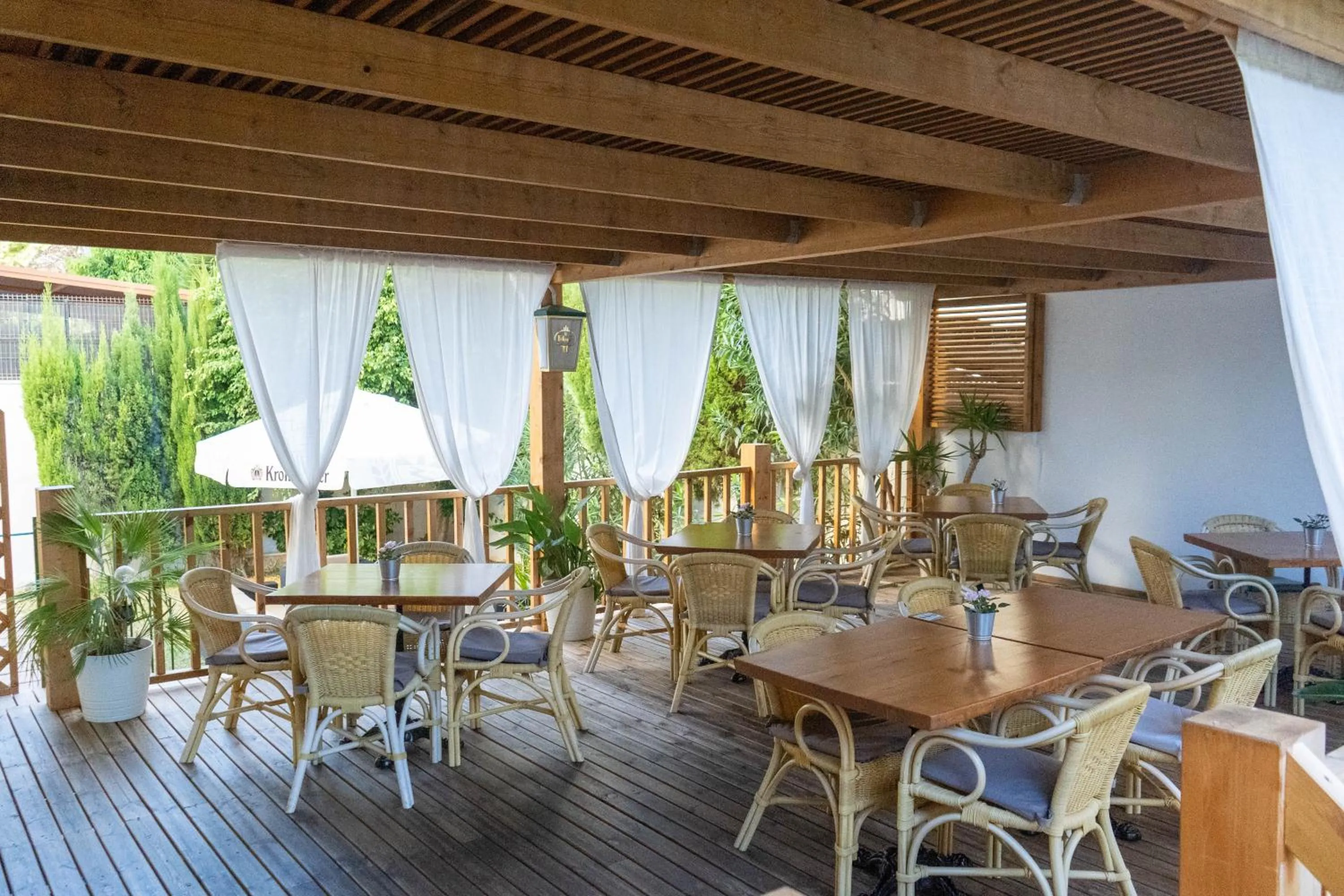 Balcony/Terrace in Coral beach house & food