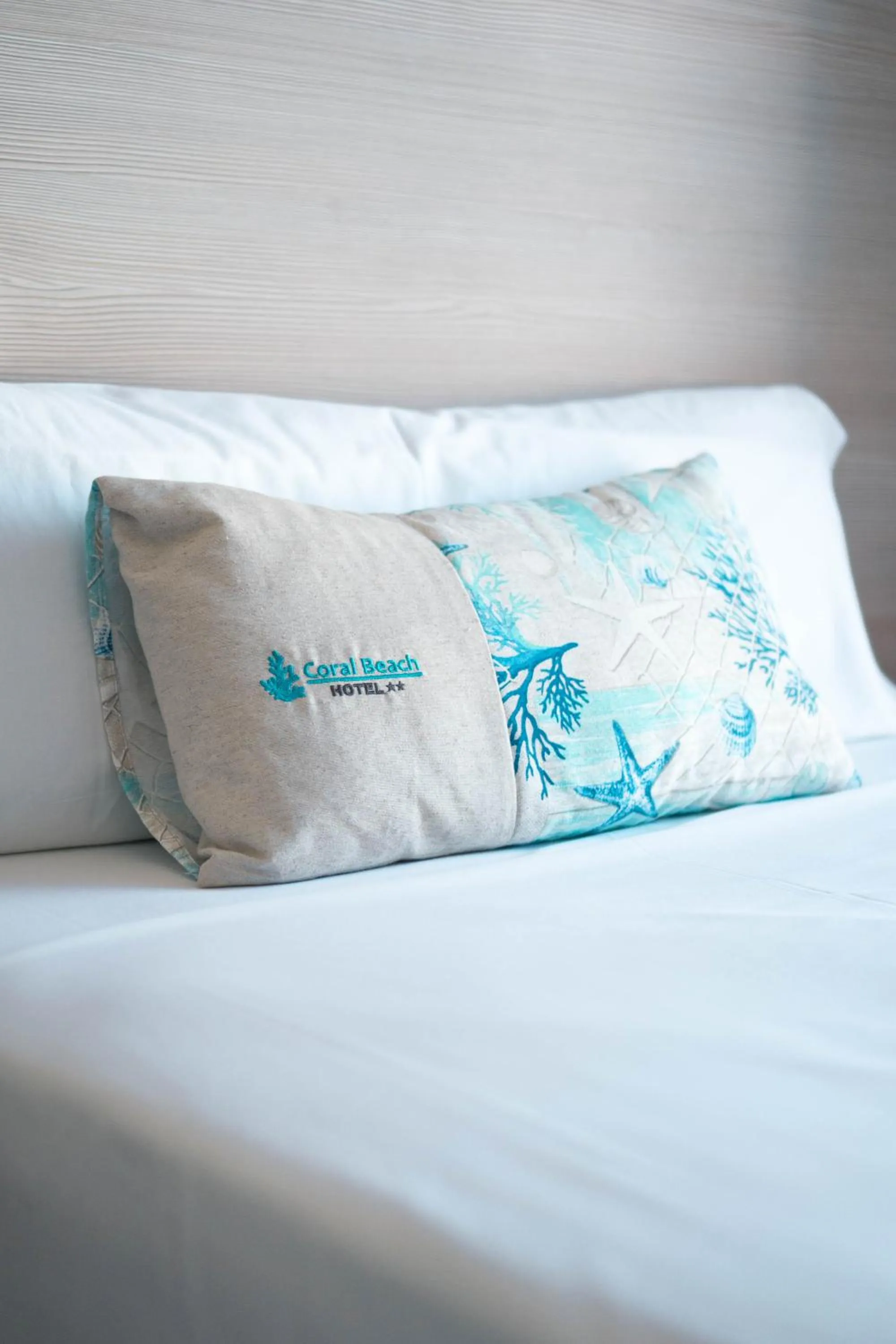 Bed in Coral beach house & food