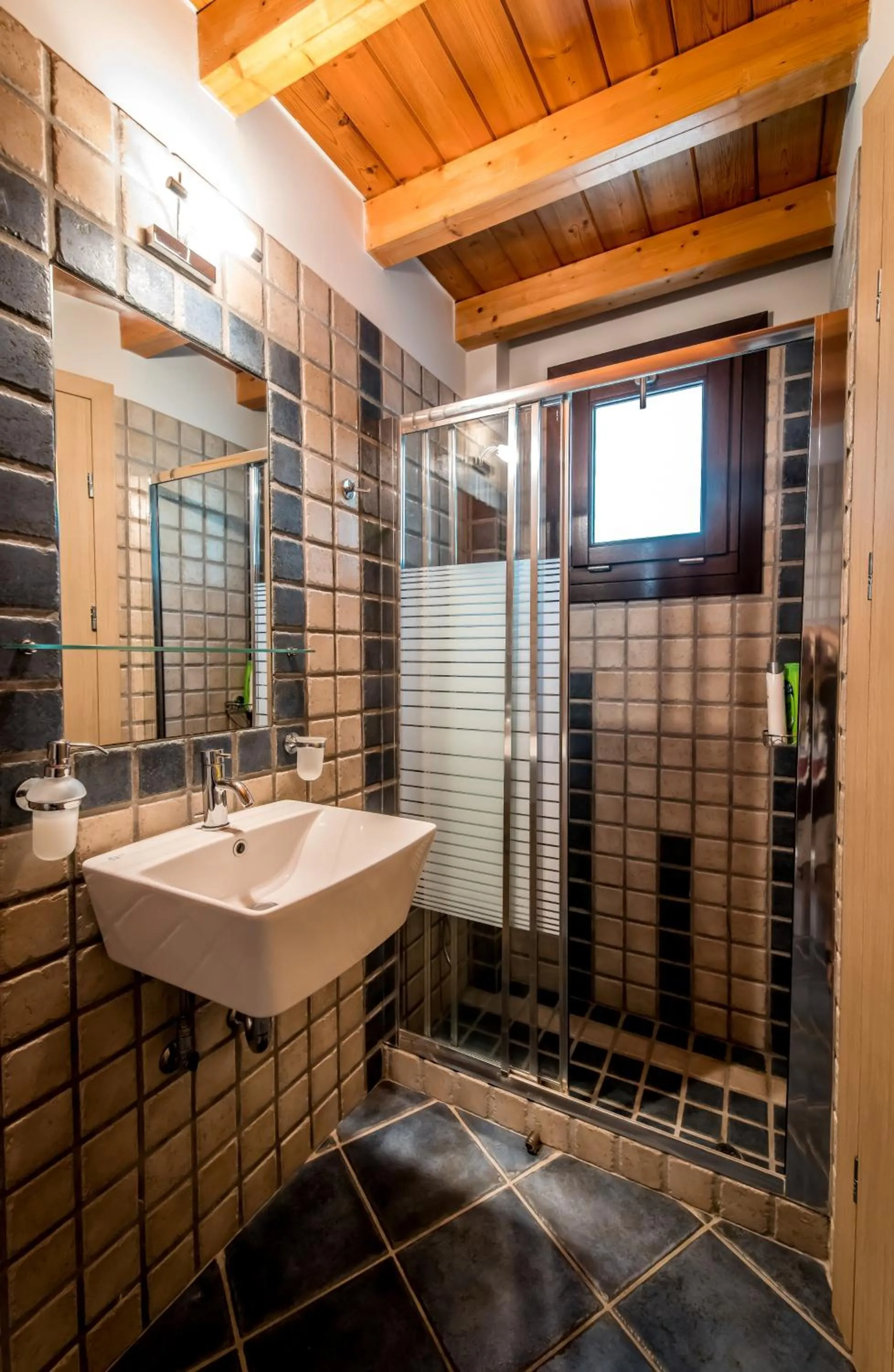 Bathroom in Nymfes