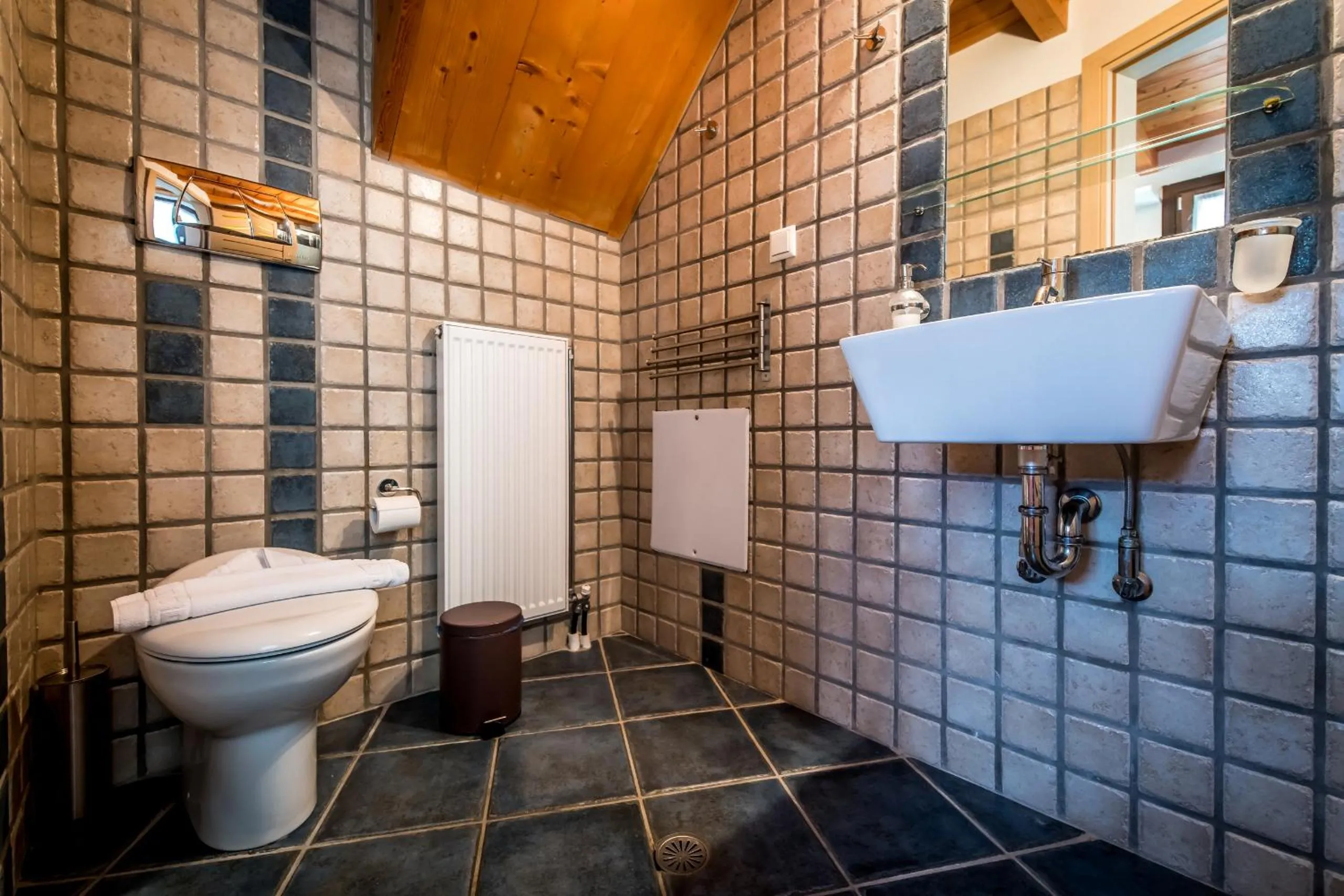 Bathroom in Nymfes