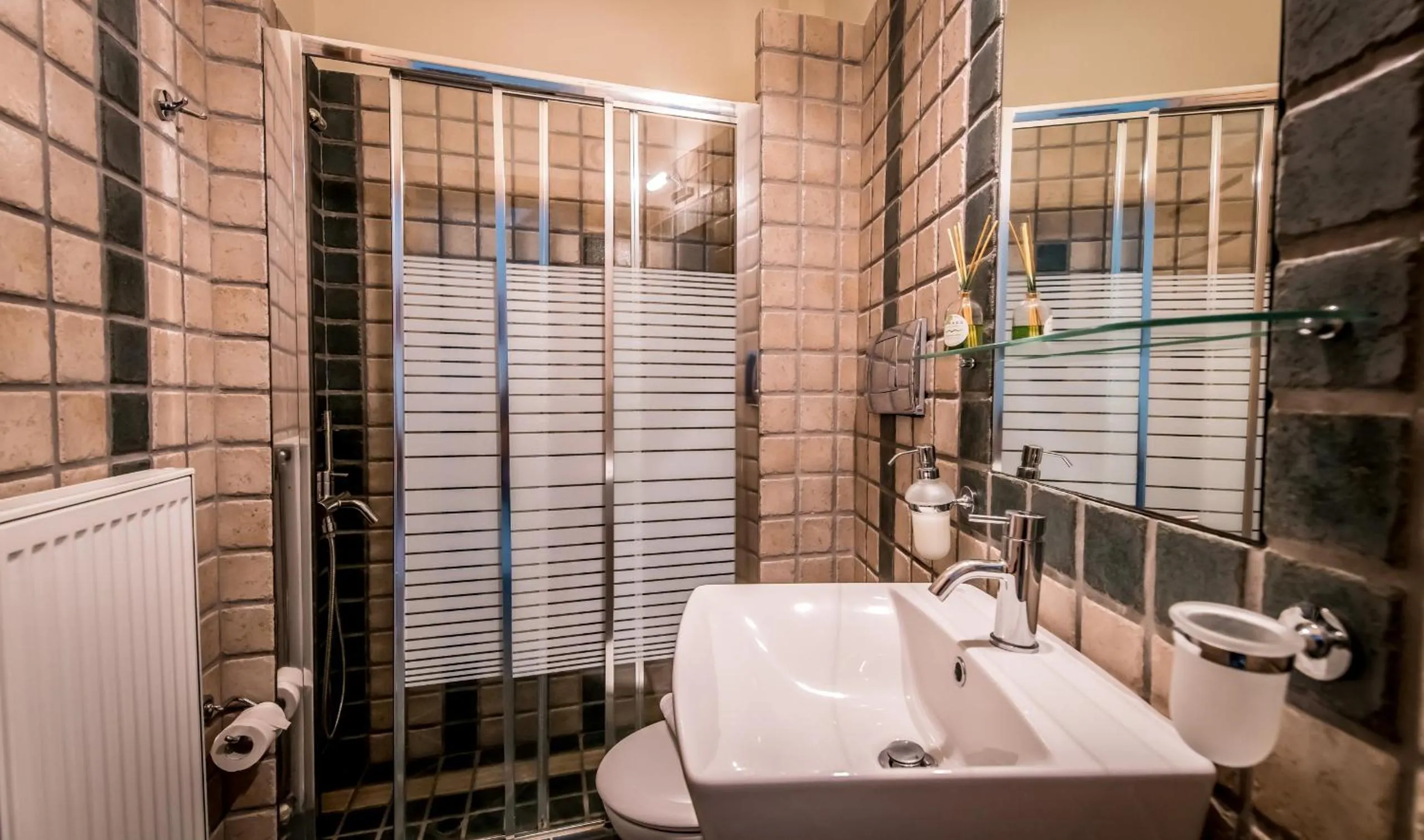 Bathroom in Nymfes