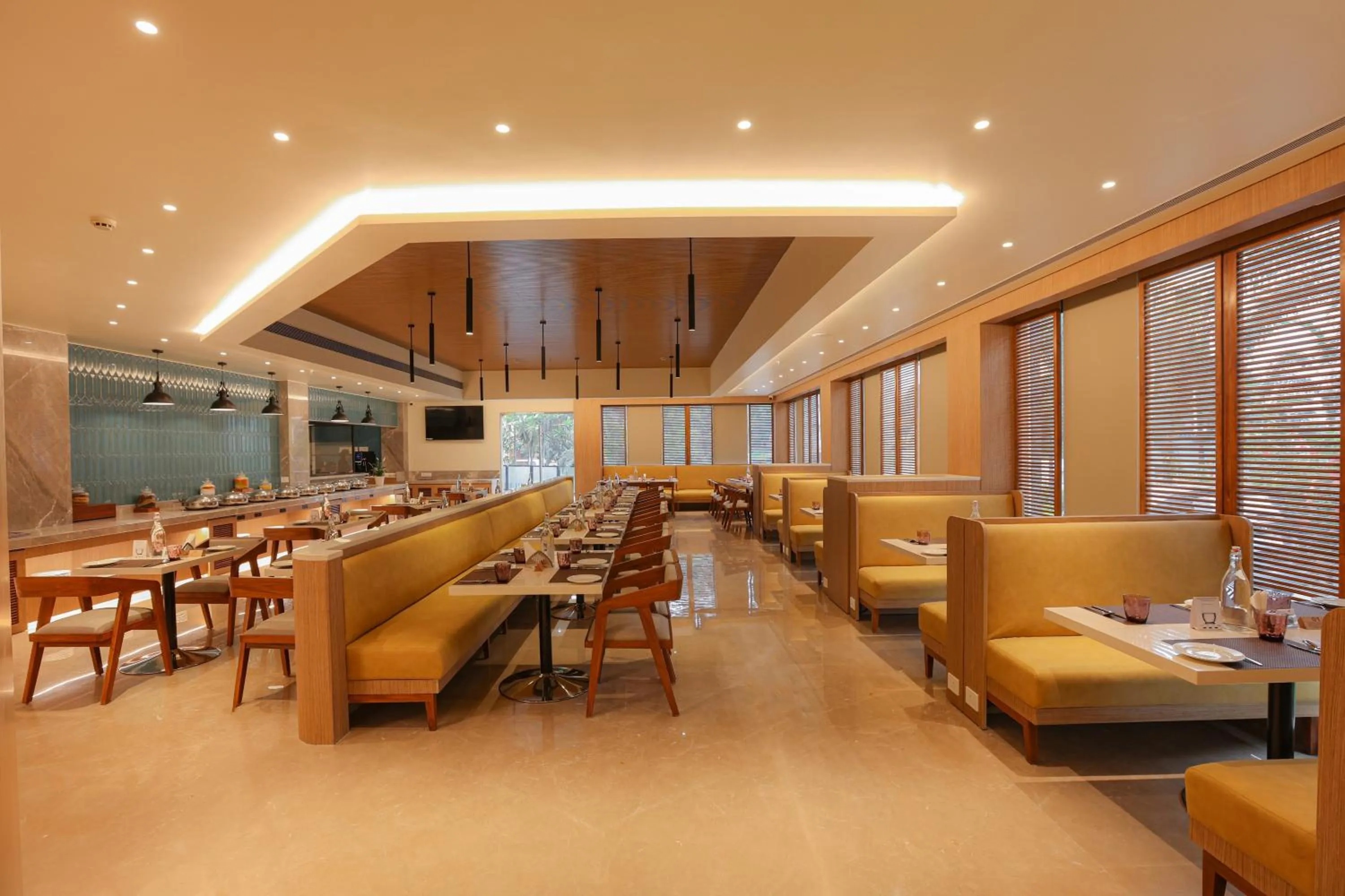 Restaurant/places to eat in Lemon Tree Hotel, Chinchwad, Pune