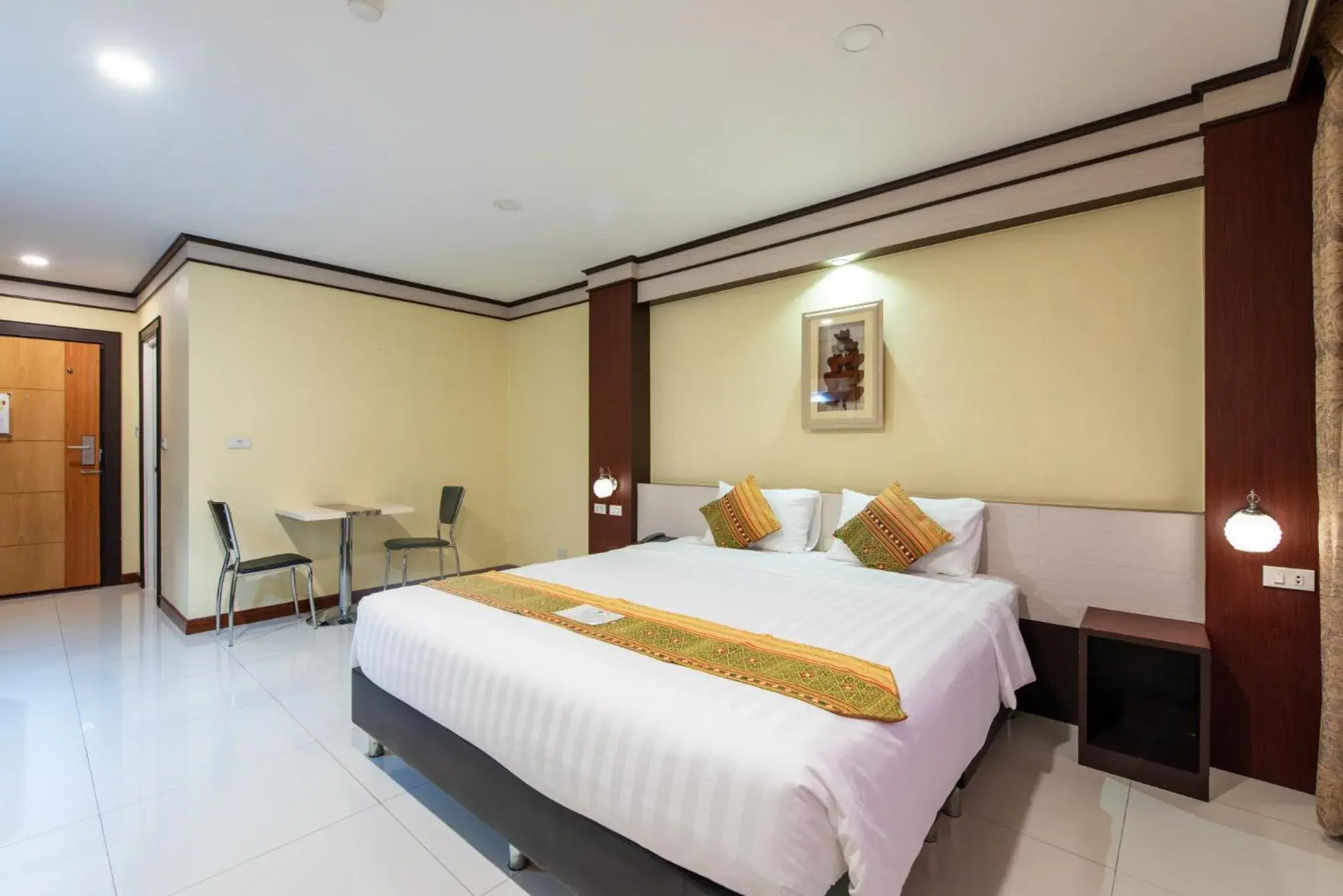 Deluxe King Room in Chokdee Place Deluxe King Room in Chokdee Place