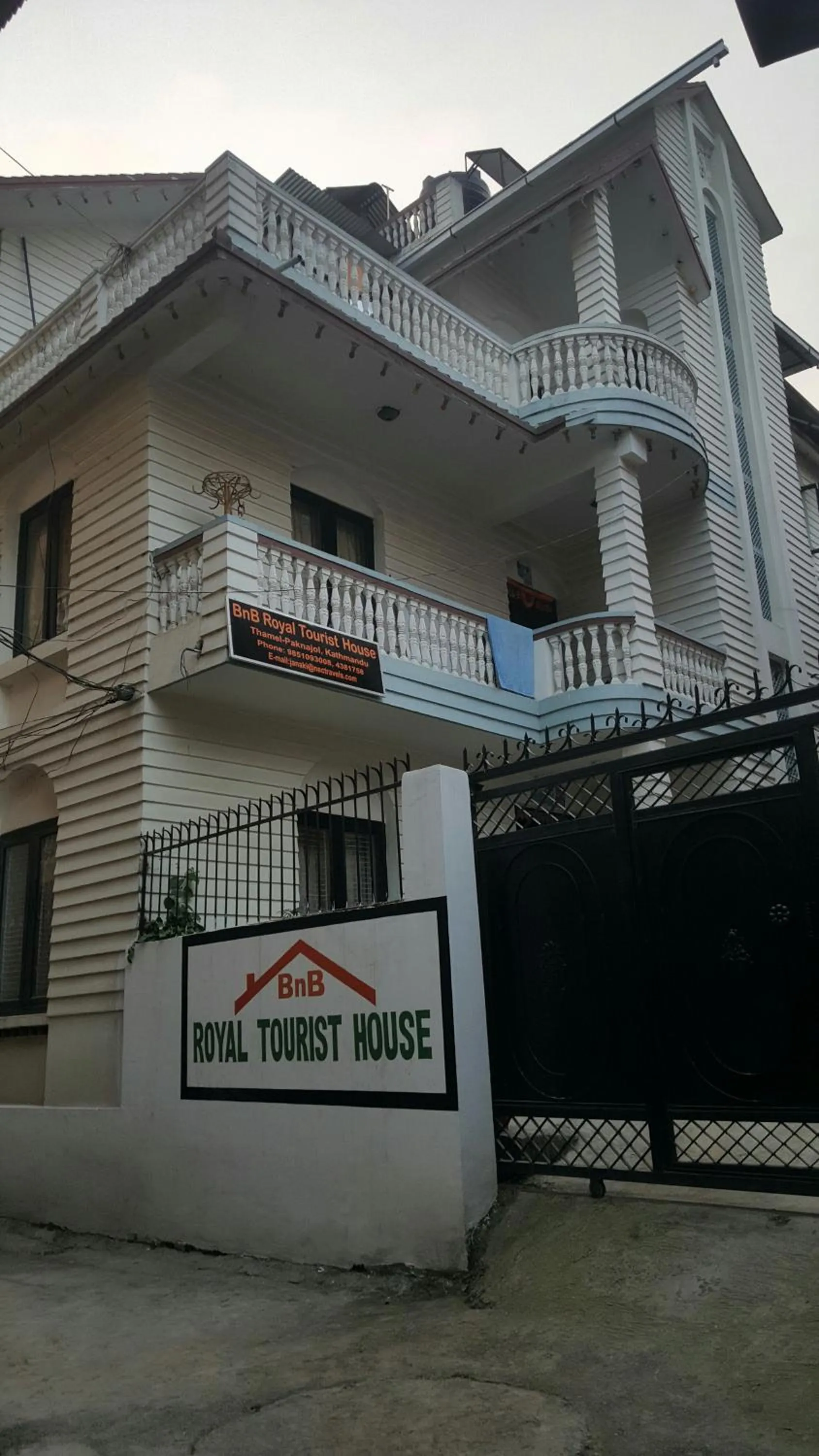 BnB Royal Tourist House