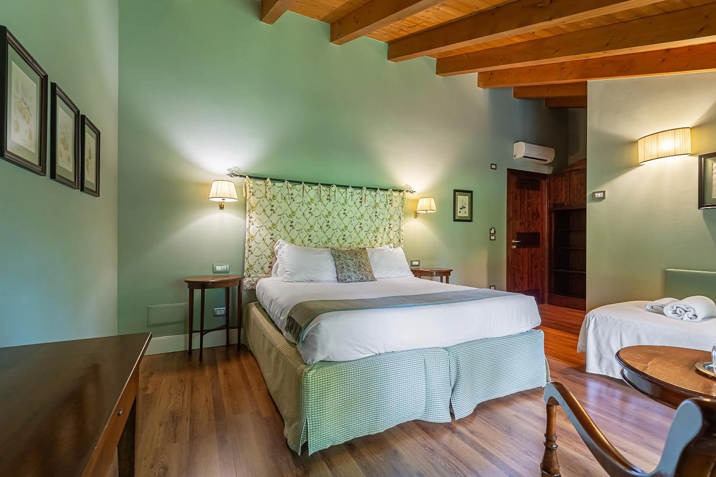 Photo of the whole room, Bed in Fiori e Frutti Agriresort