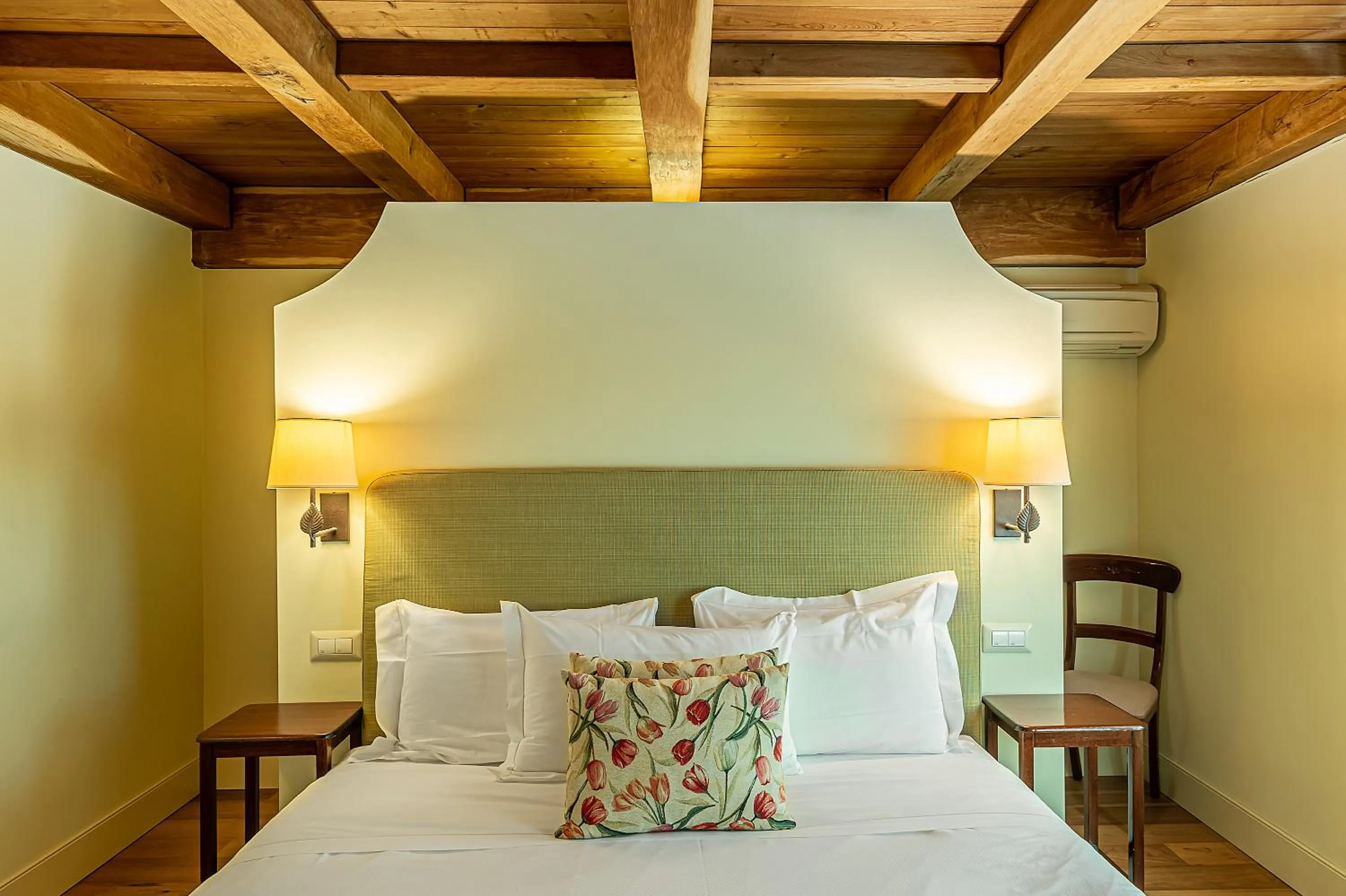 Decorative detail, Bed in Fiori e Frutti Agriresort