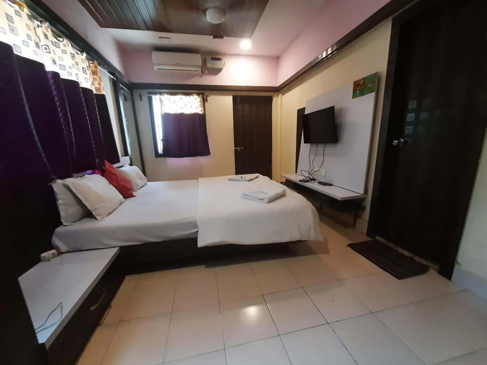 Bed in Hotel Grand Murud janjira