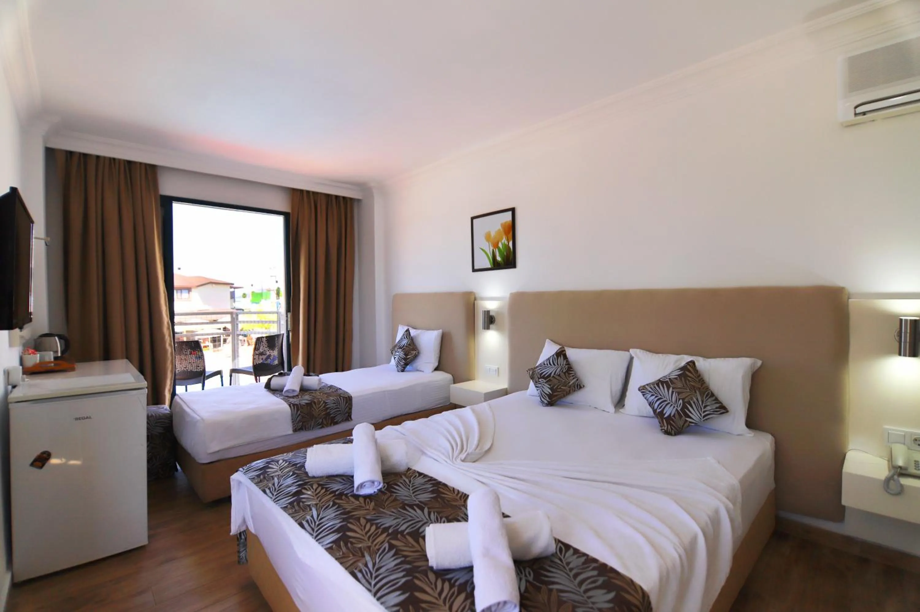 Bedroom, Bed in Bahar Hotels
