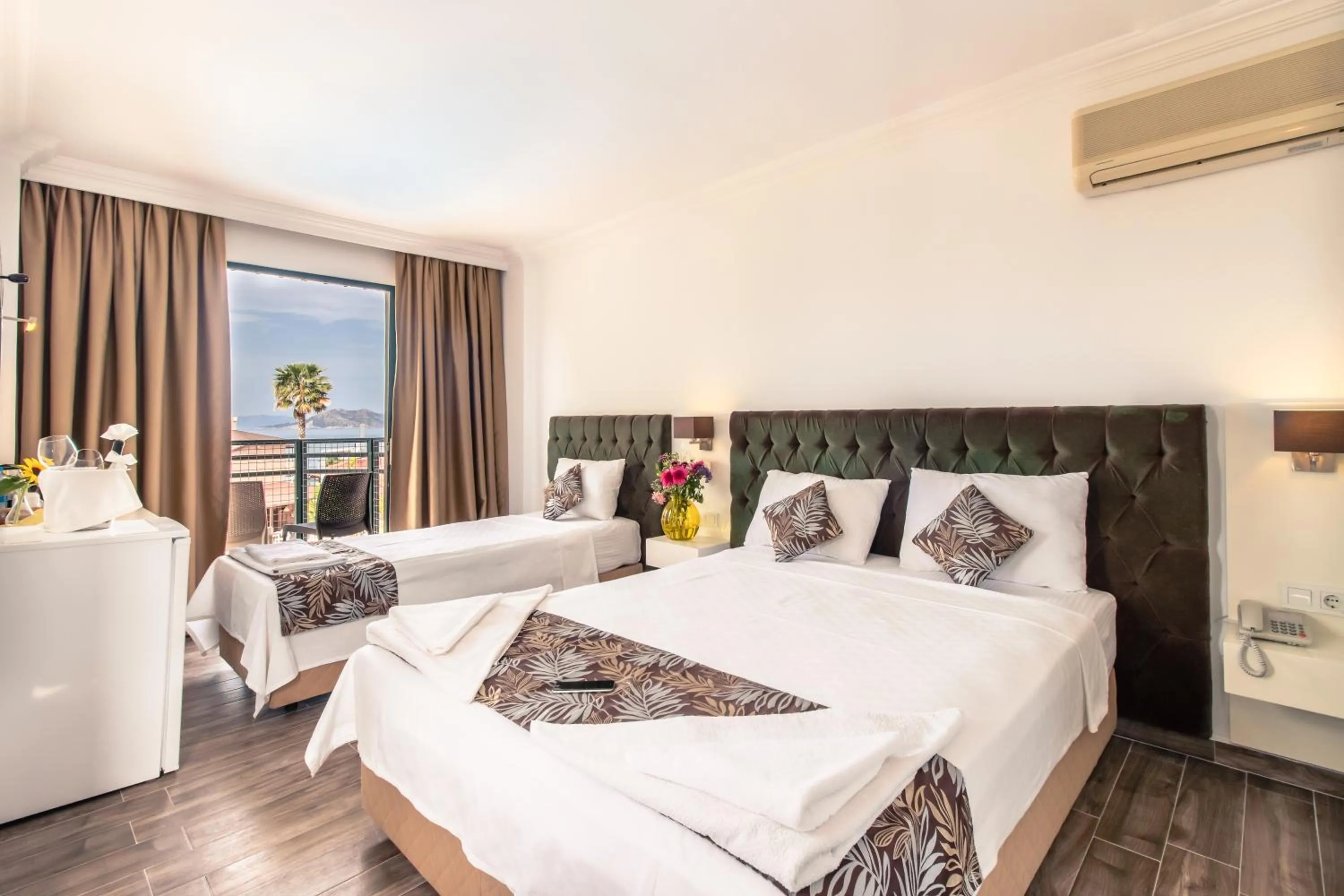 Photo of the whole room, Bed in Bahar Hotels
