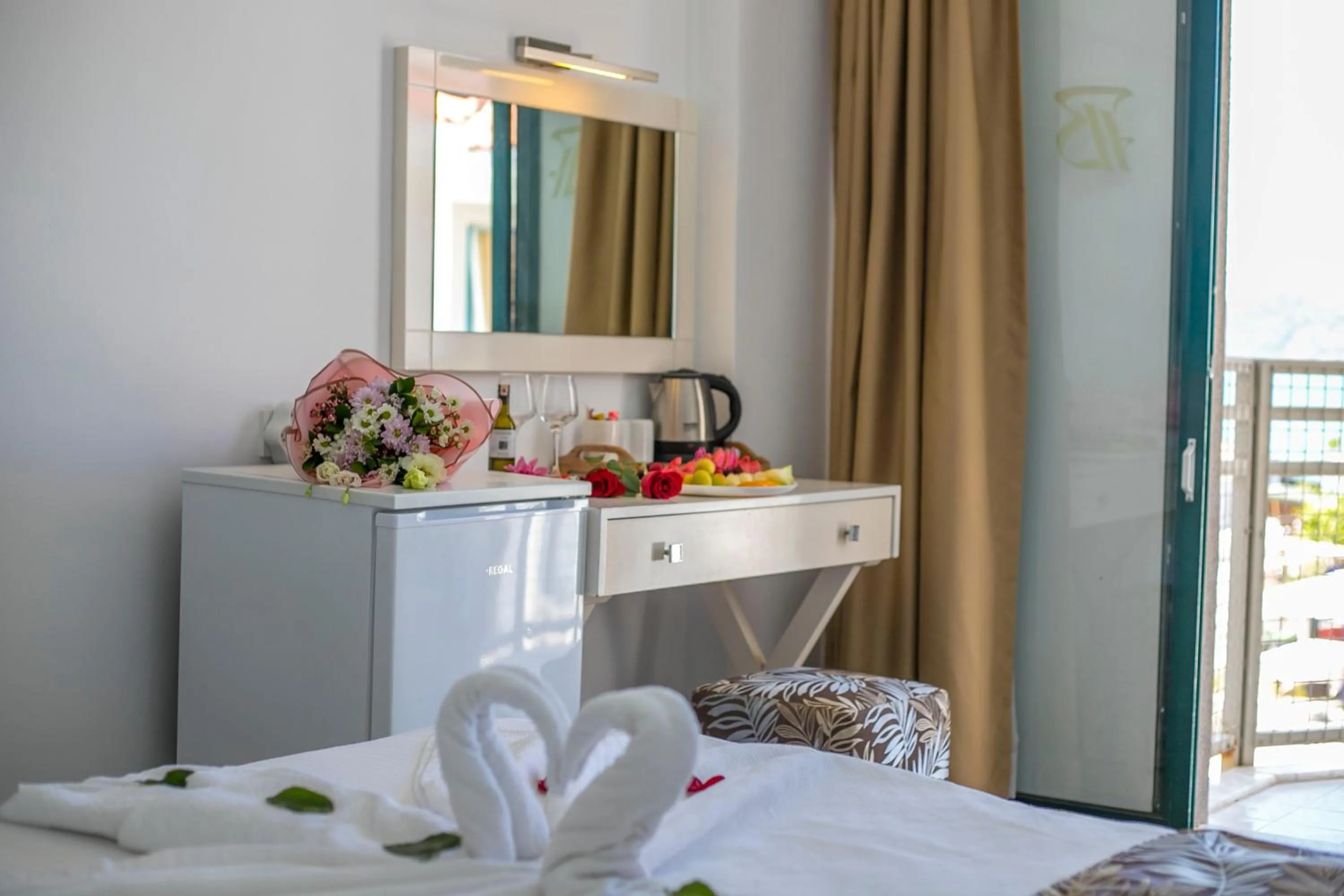 Massage, Bed in Bahar Hotels