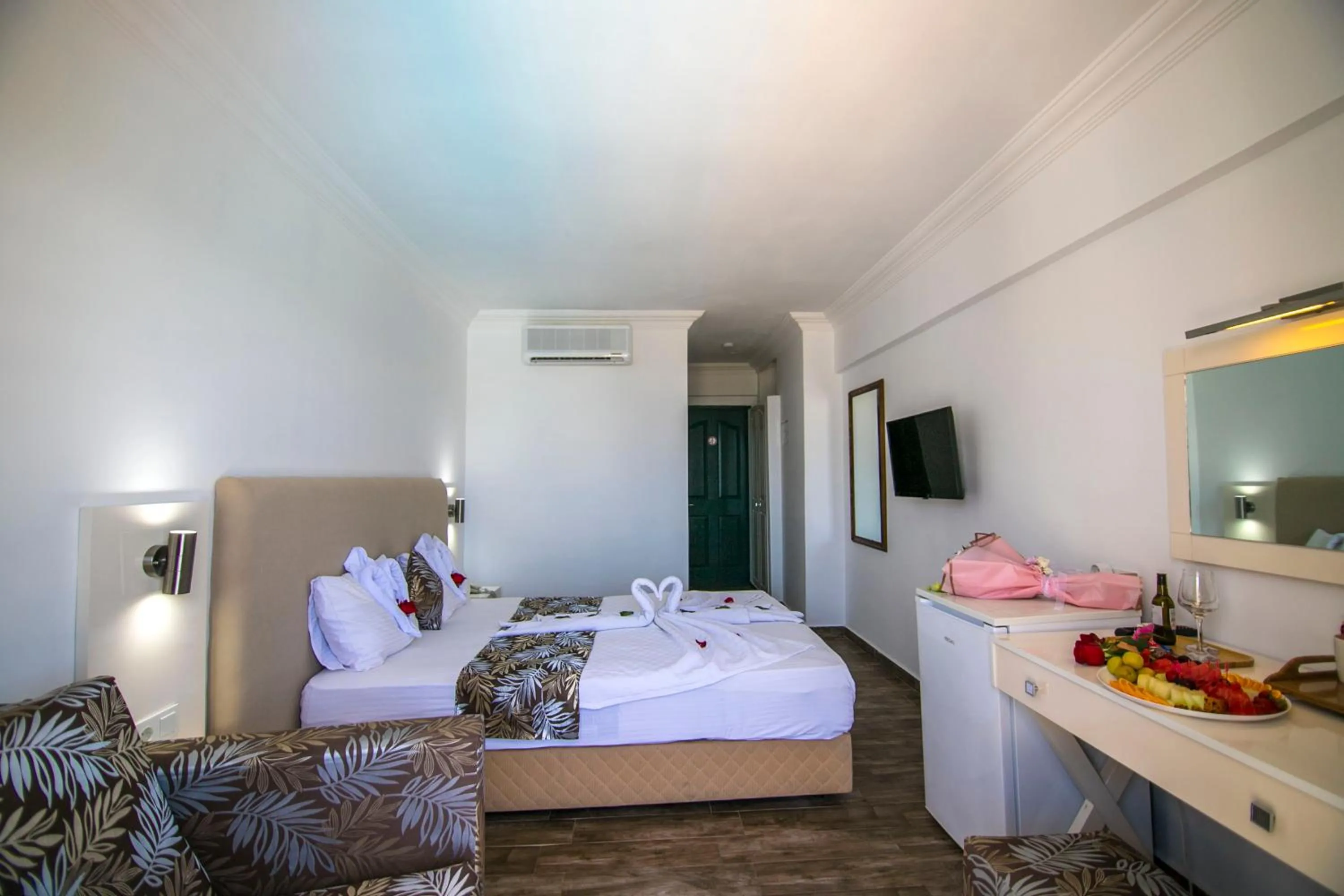 Massage, Bed in Bahar Hotels