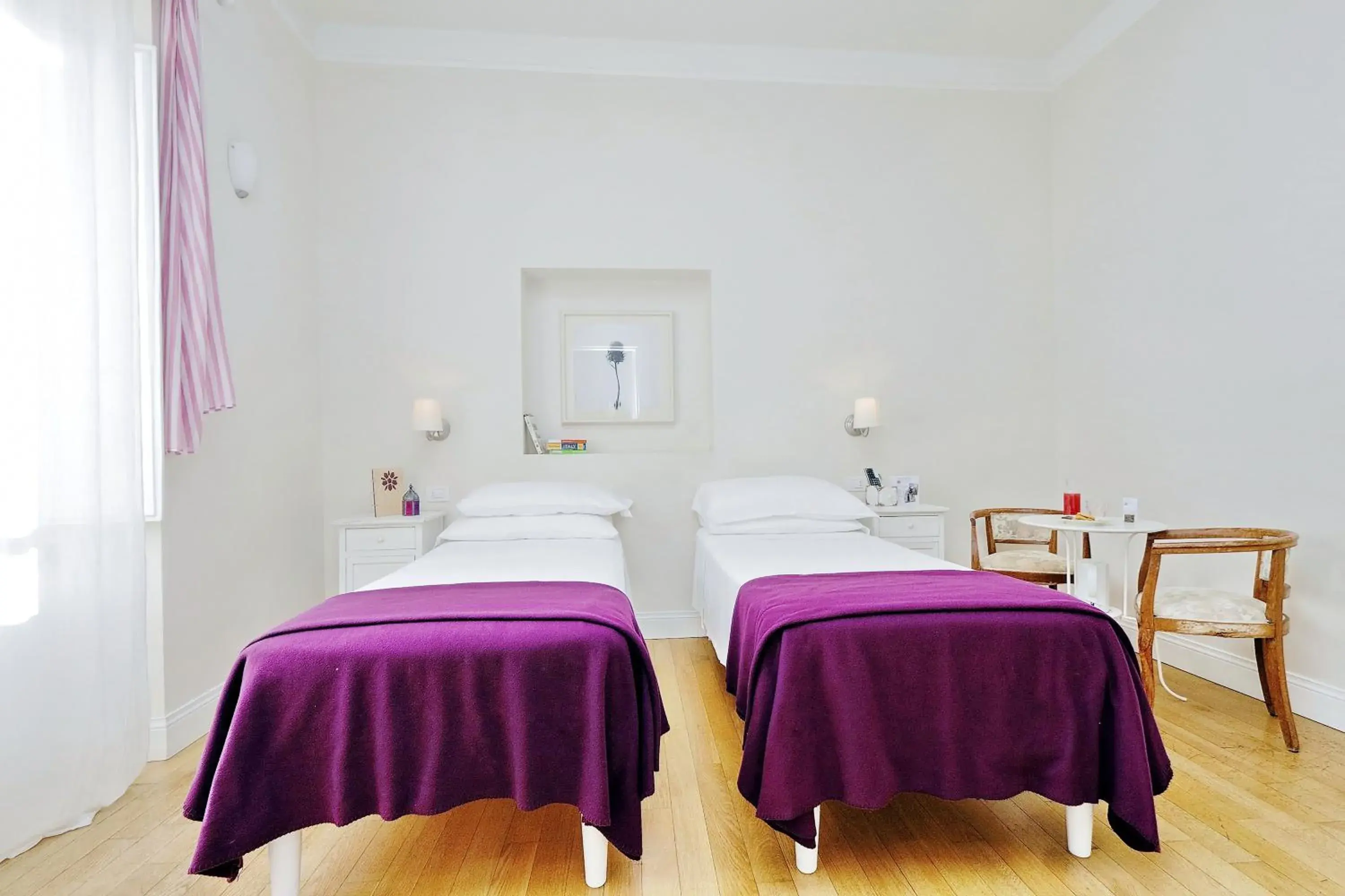 Photo of the whole room, Bed in Guest House Amaranto Romano Photo of the whole room, Bed in Guest House Amaranto Romano