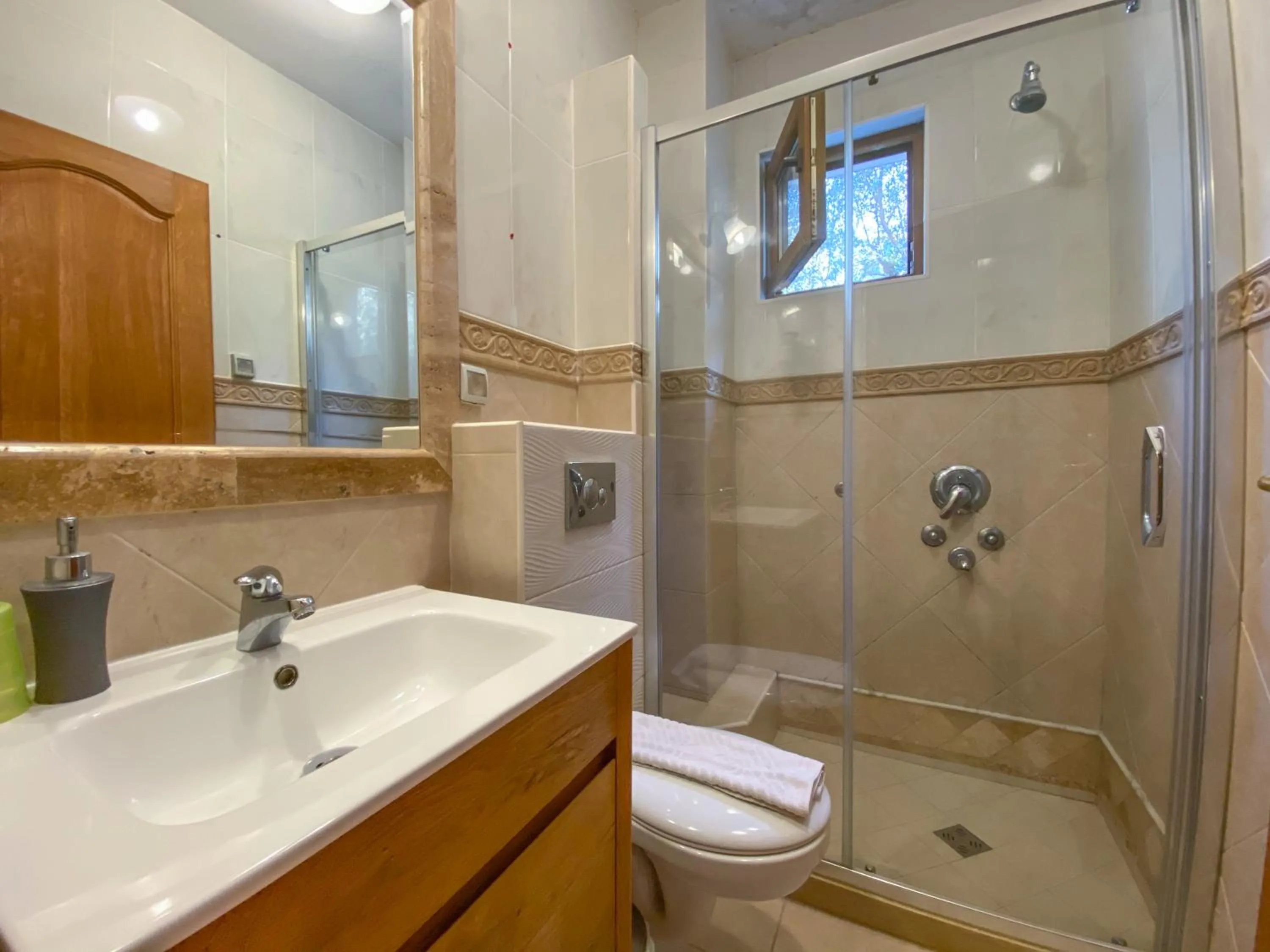 Shower in Apartments and Rooms Levantin Inn