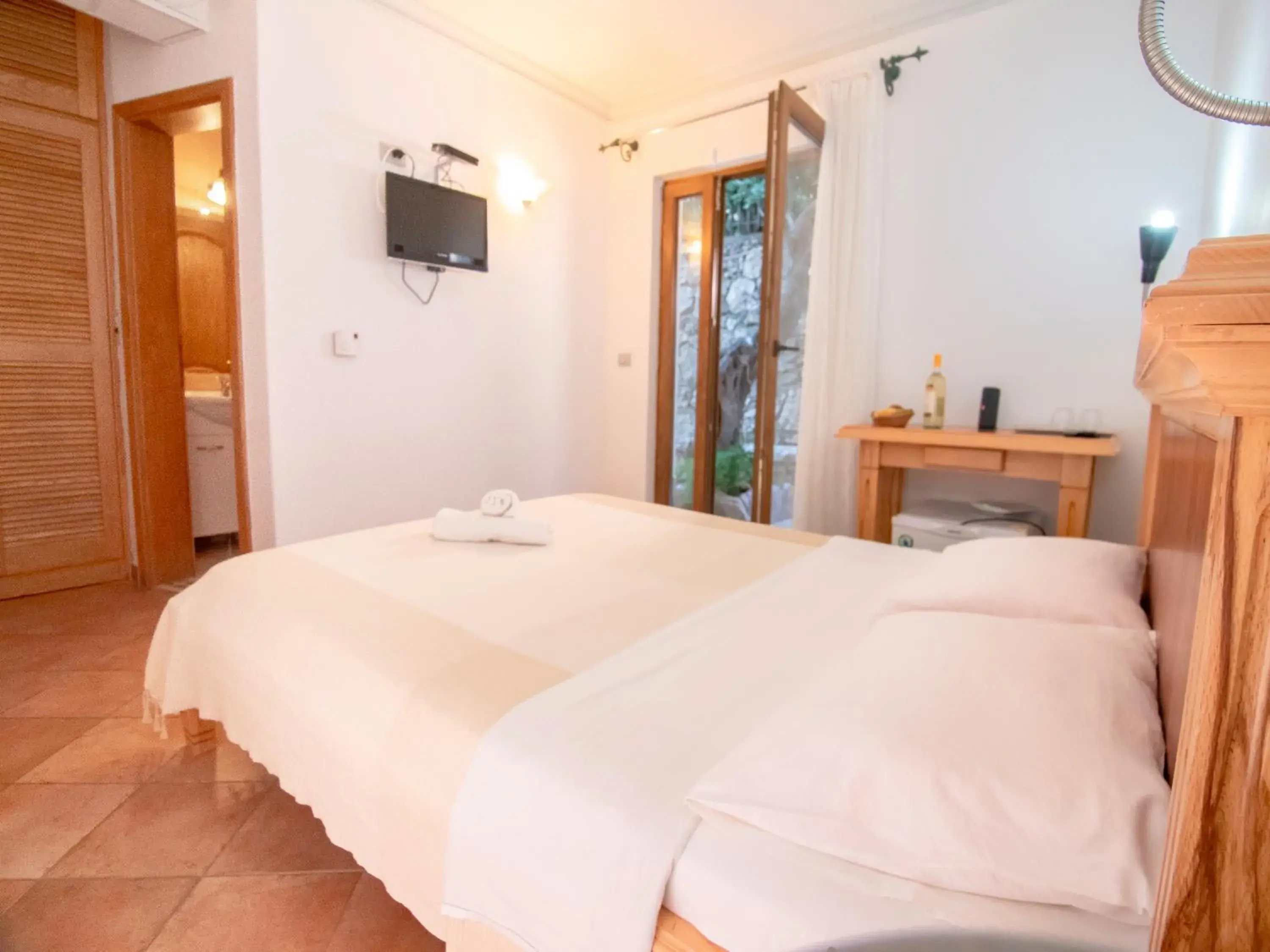 Double Room with Terrace in Apartments and Rooms Levantin Inn Double Room with Terrace in Apartments and Rooms Levantin Inn