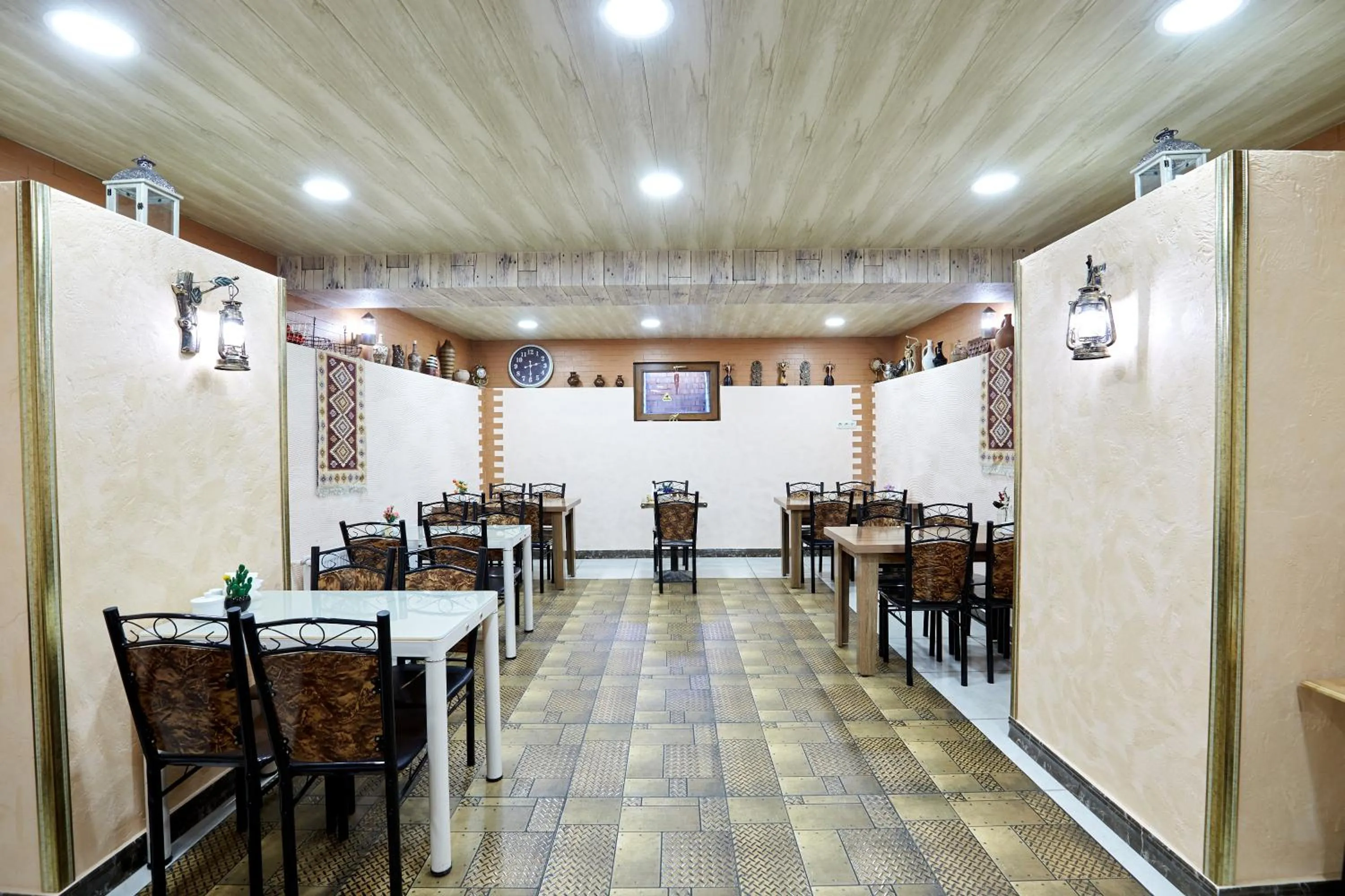 Restaurant/places to eat in Hotel Diadema