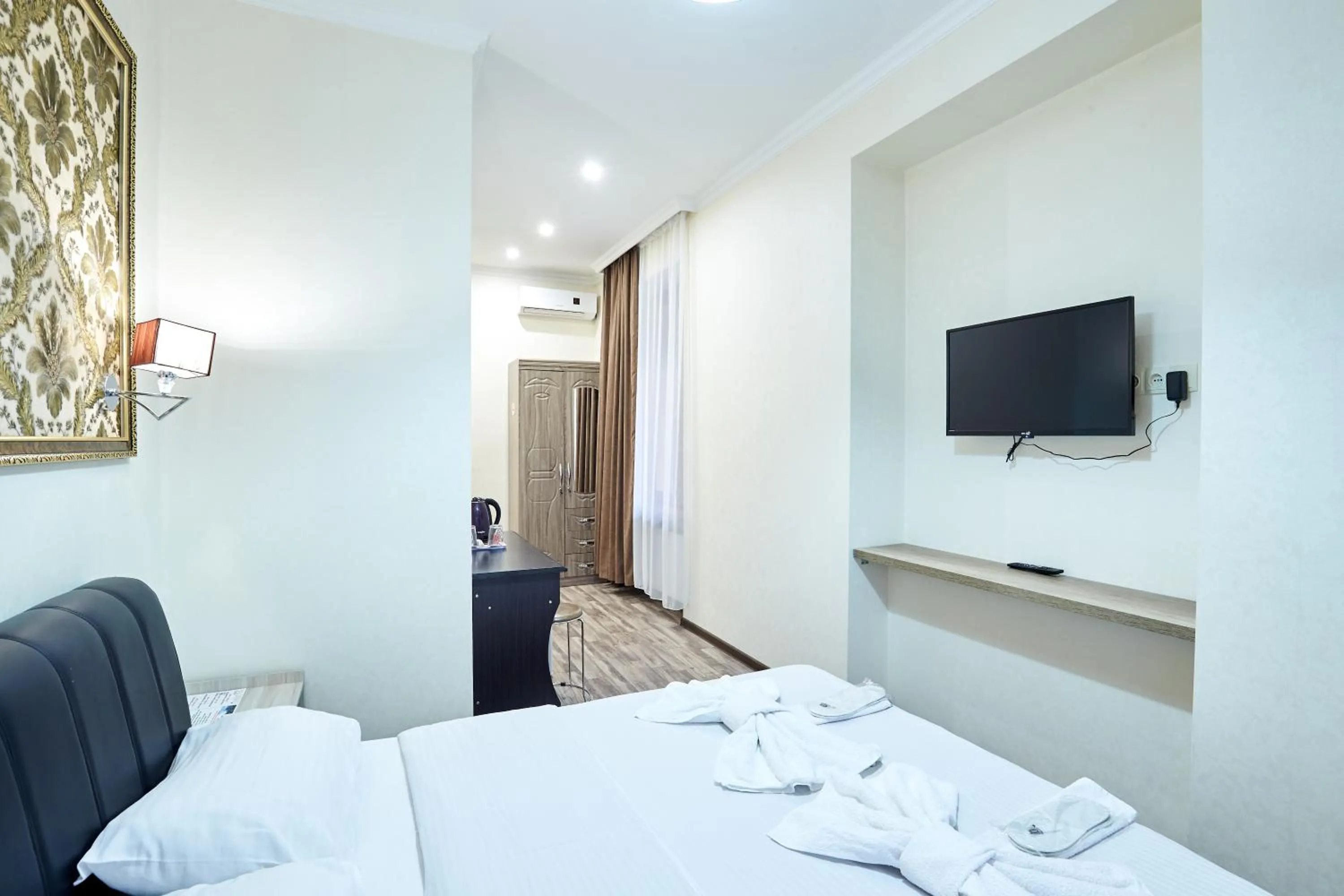 Photo of the whole room, Bed in Hotel Diadema