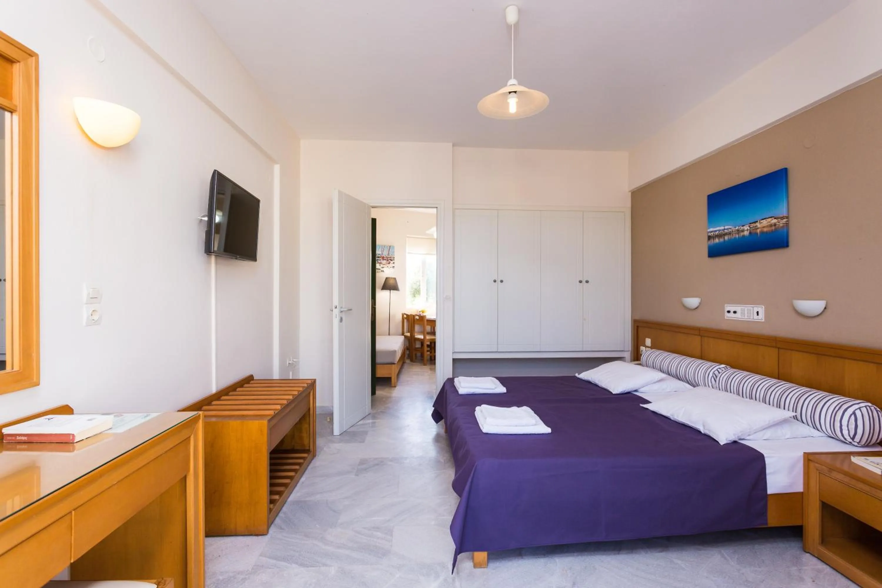 Bedroom, Bed in Radamanthy's Hotel Apartments