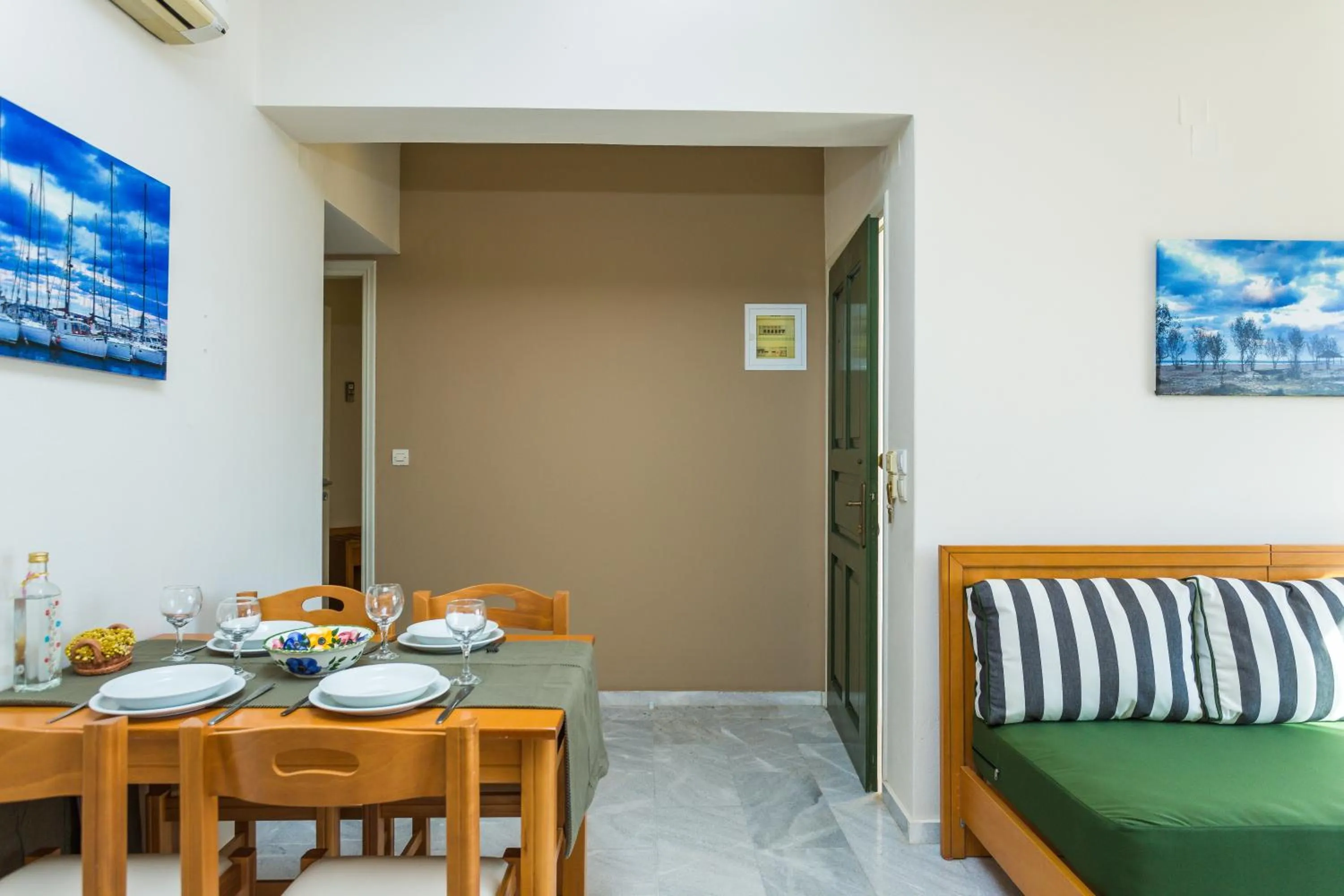 Dining area in Radamanthy's Hotel Apartments