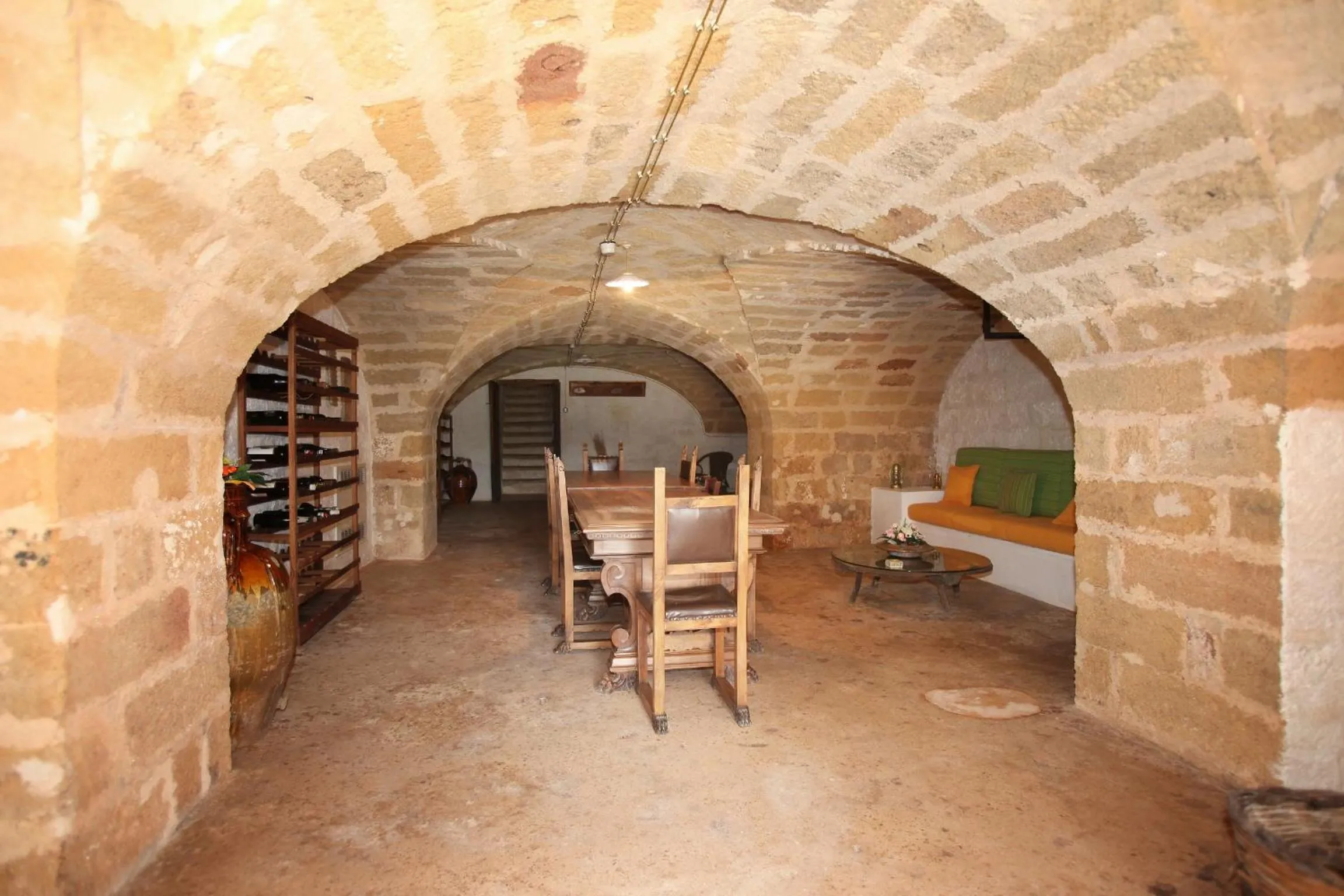 Business facilities in Palazzo Laura