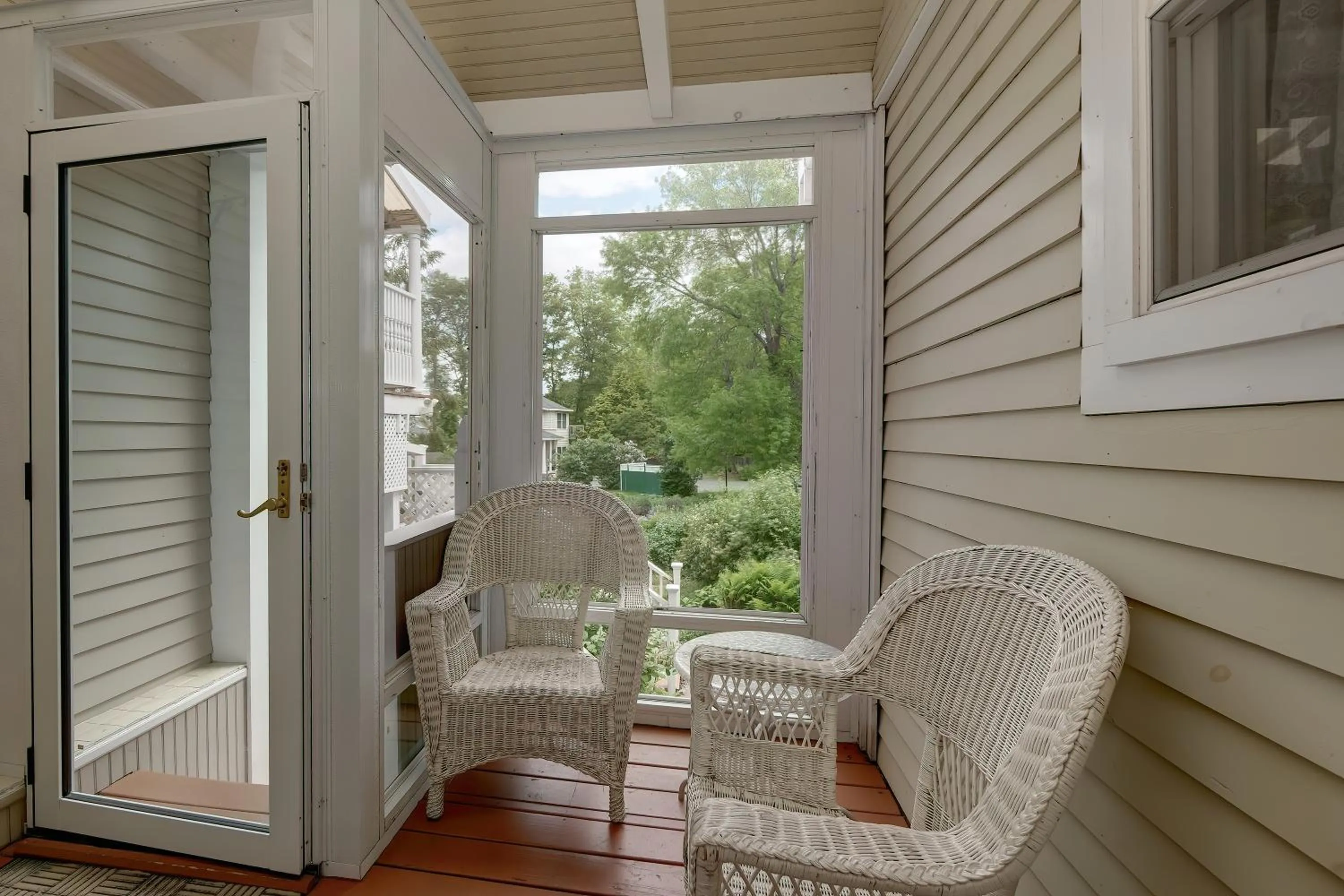 Patio in Mira Monte Inn & Suites
