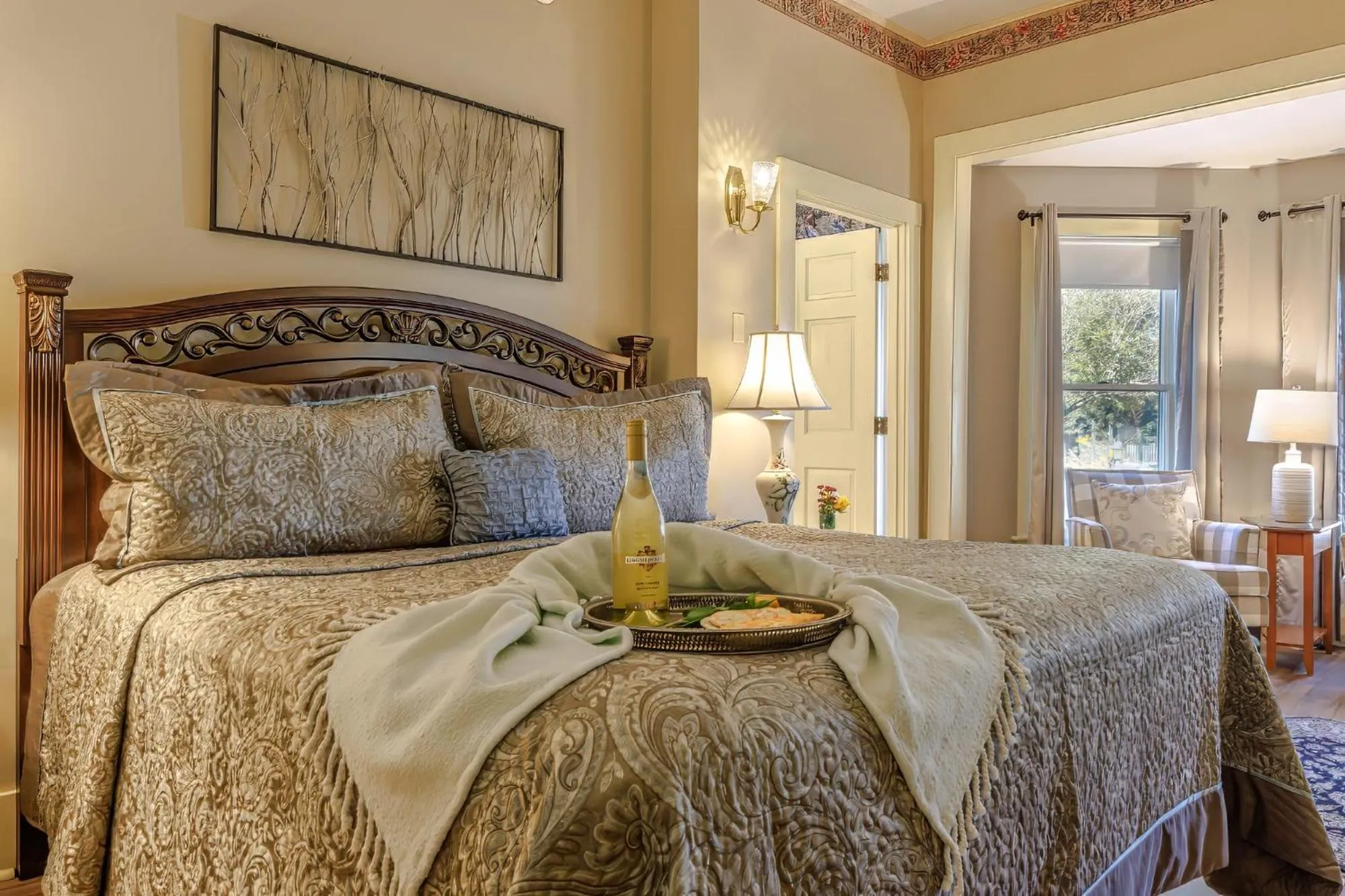 Bedroom, Bed in Mira Monte Inn & Suites