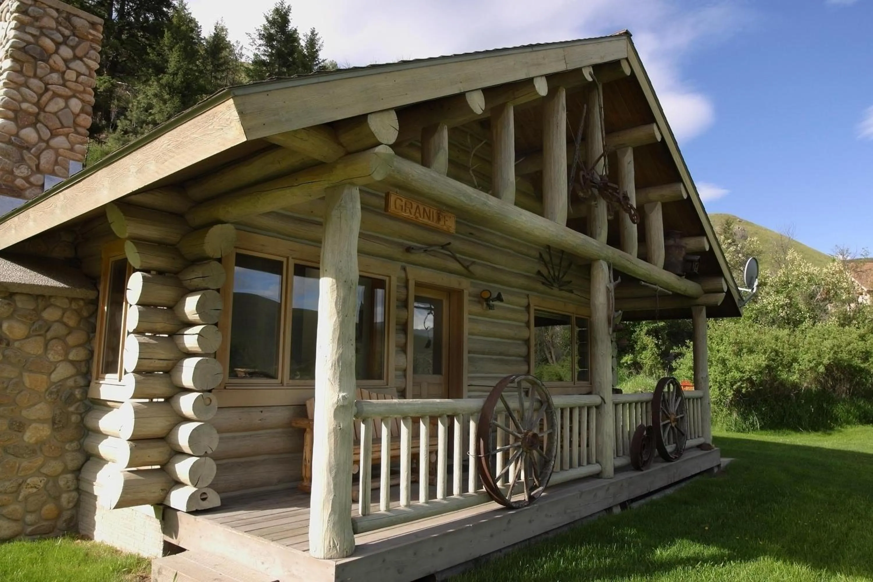 Property building in Rye Creek Lodge