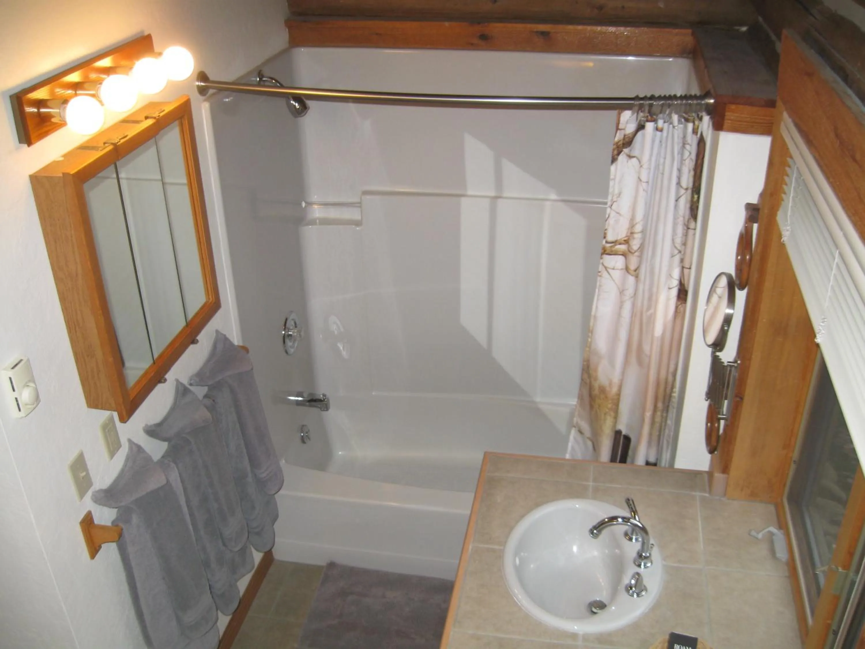Bathroom in Rye Creek Lodge