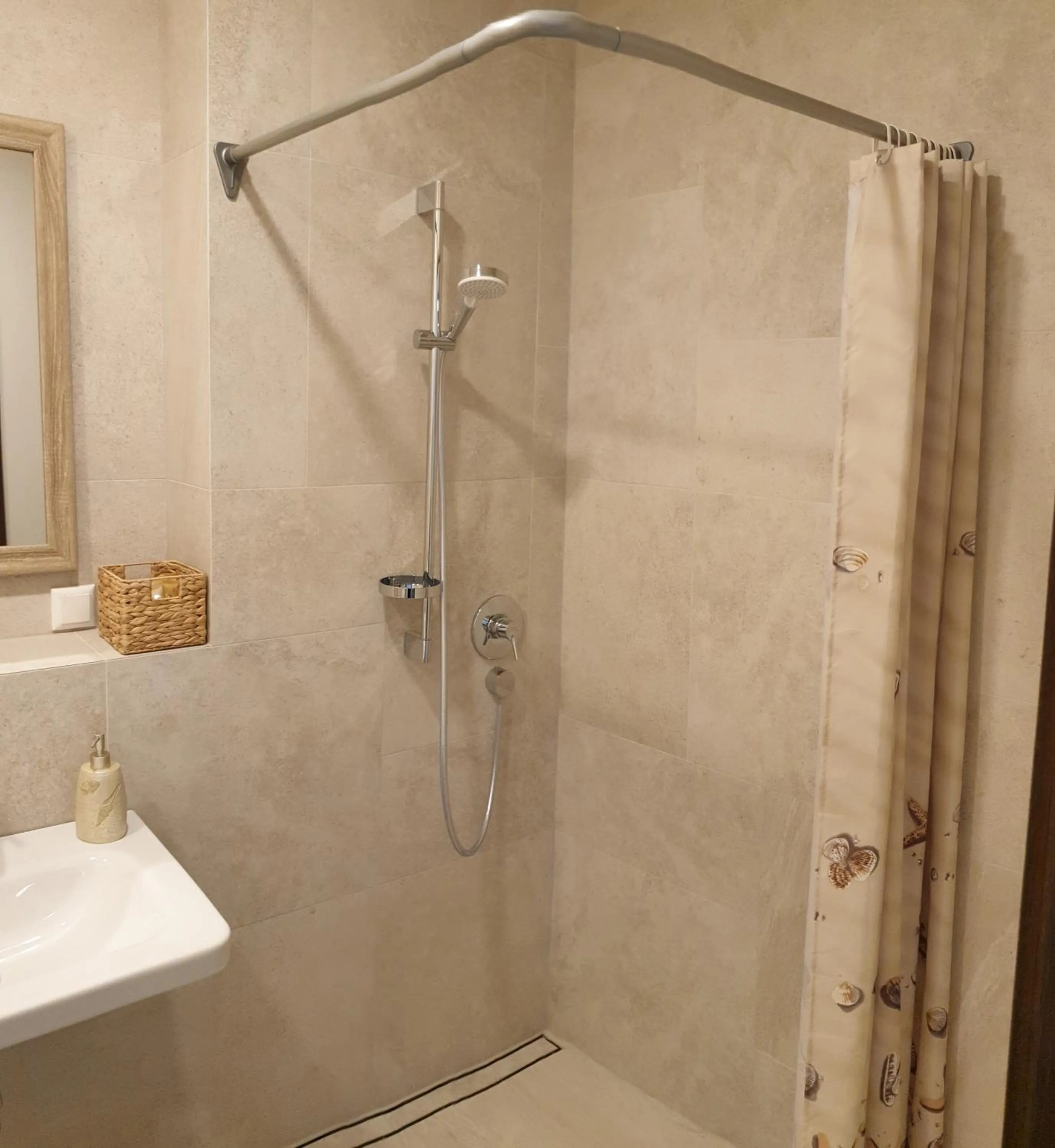 Shower in Martensi Maja