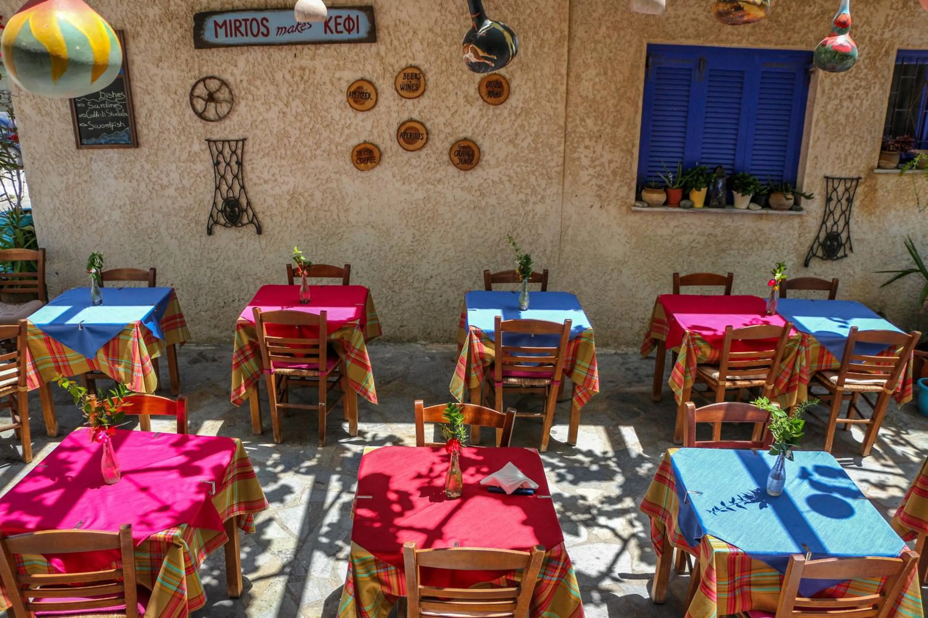 Restaurant/places to eat in Mirtos Hotel