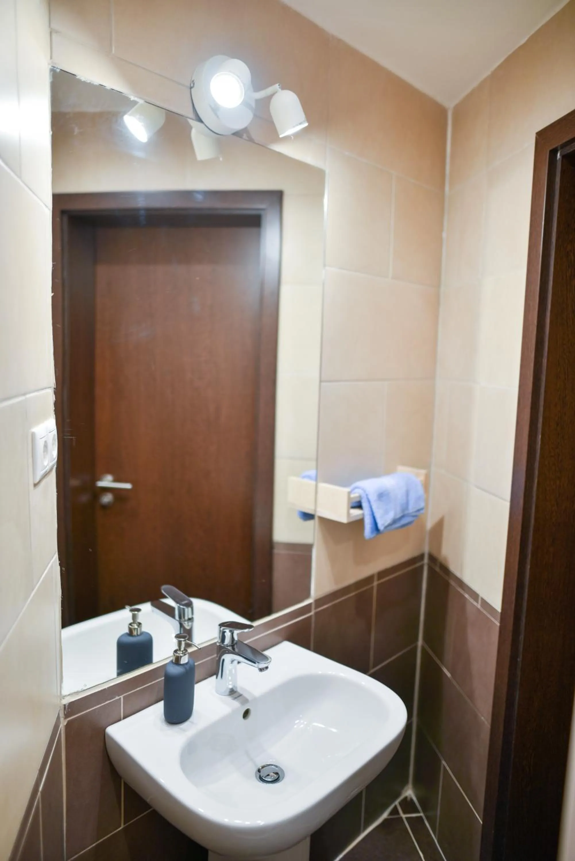 Bathroom in Corvin Point Rooms and Apartments