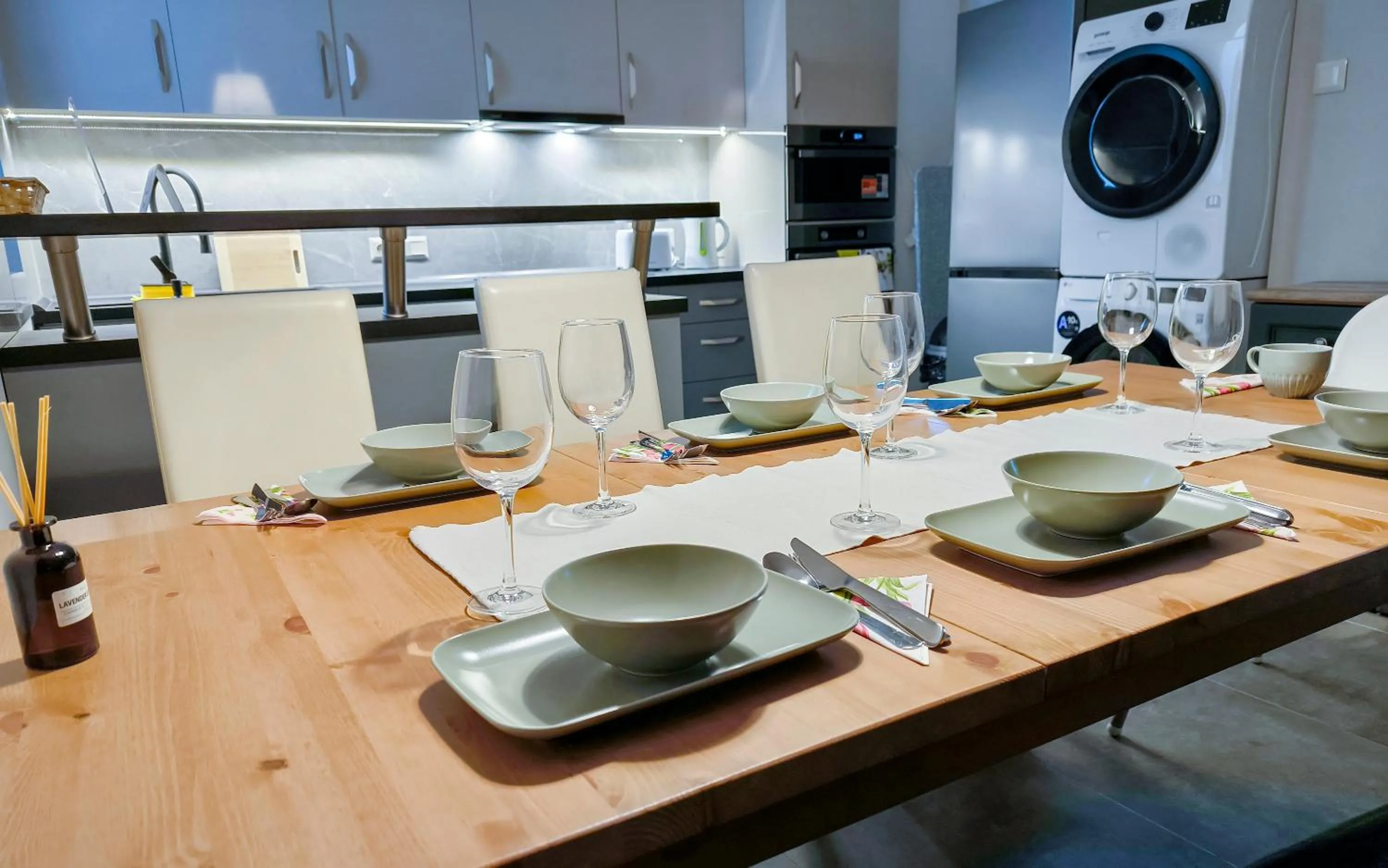 Kitchen or kitchenette in Corvin Point Rooms and Apartments