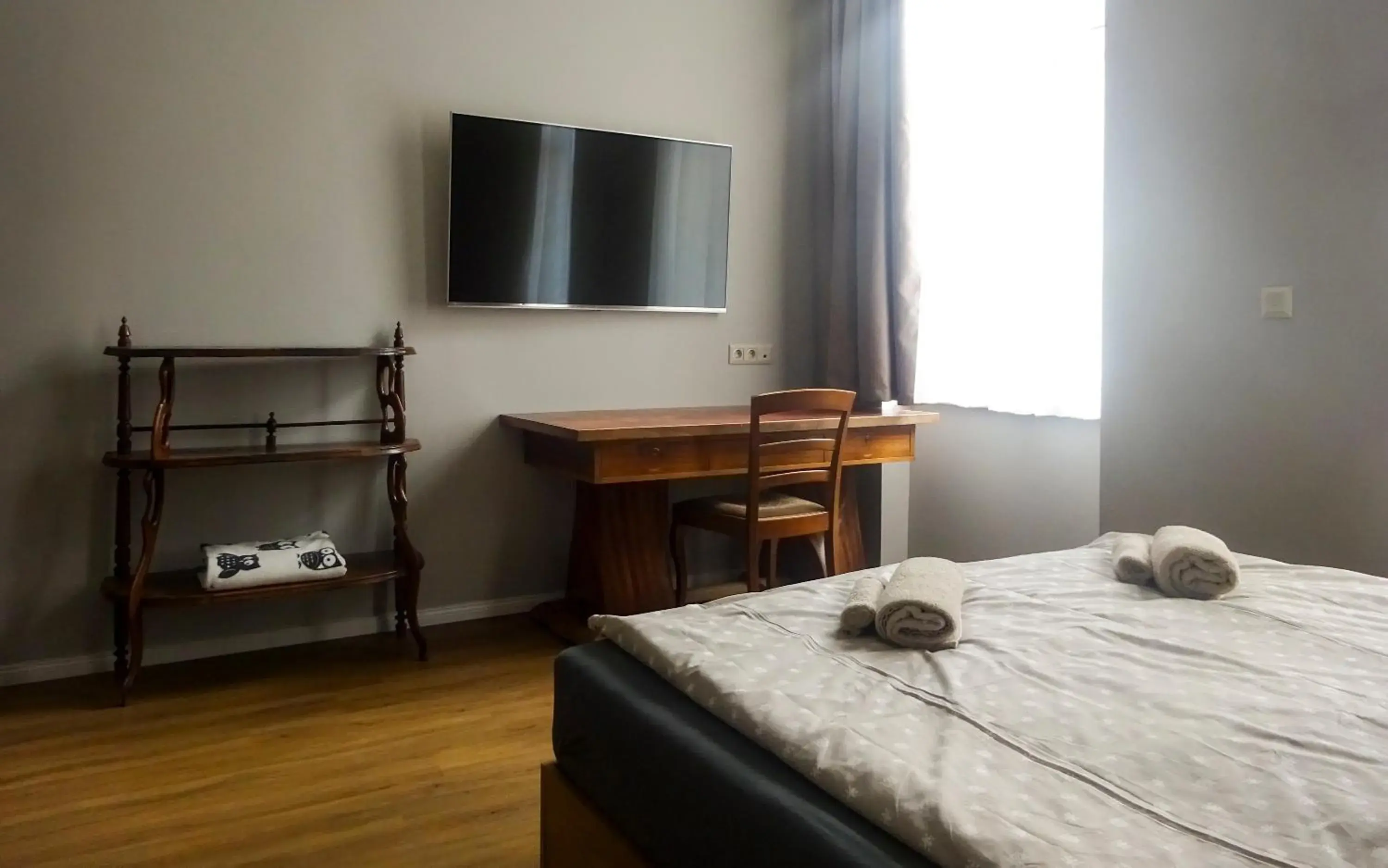 TV and multimedia, Bed in Corvin Point Rooms and Apartments TV and multimedia, Bed in Corvin Point Rooms and Apartments