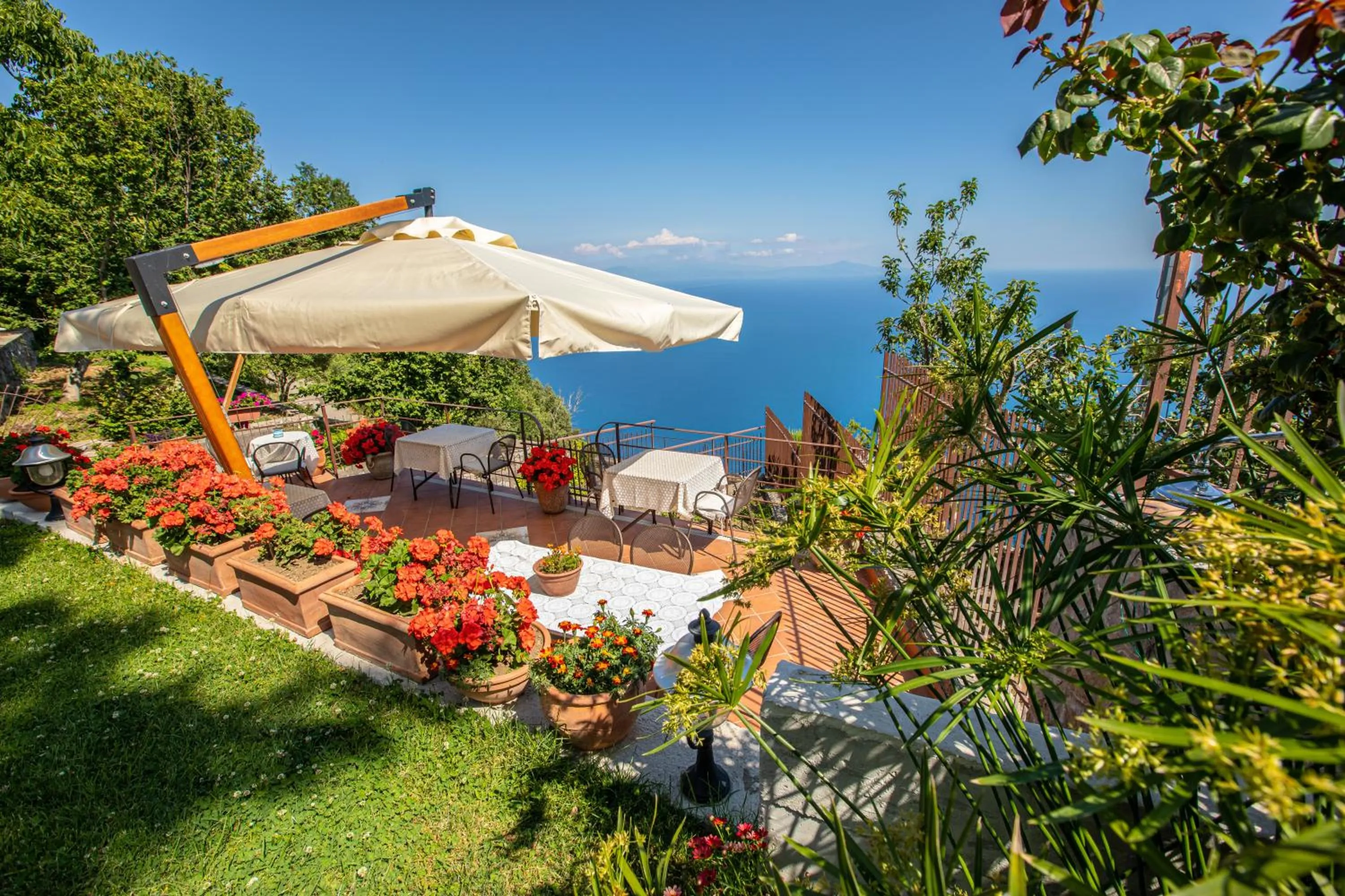 Garden in Nido Degli Dei