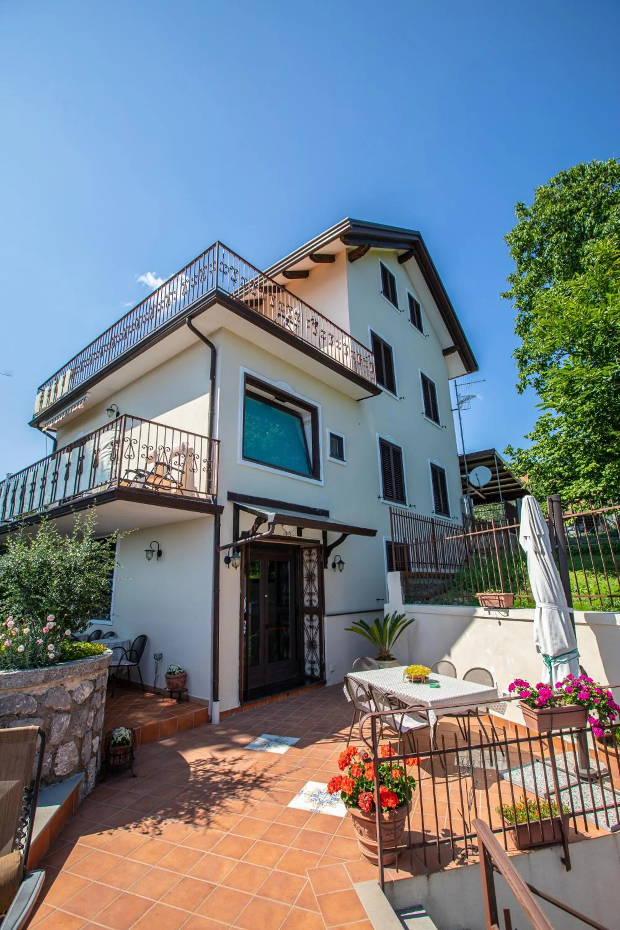 Facade/entrance in Nido Degli Dei