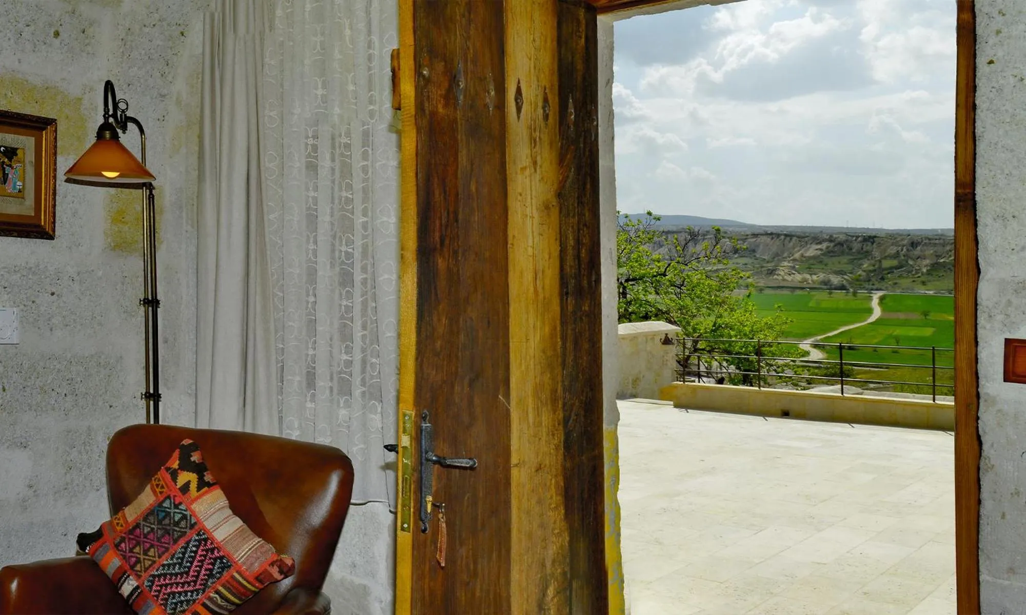 Facade/entrance in Seki Cave Hotel