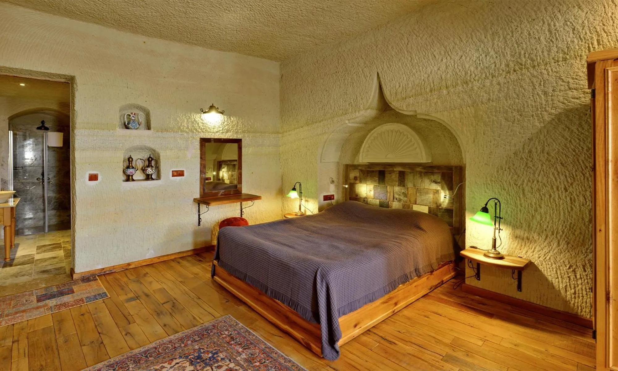 Bed in Seki Cave Hotel