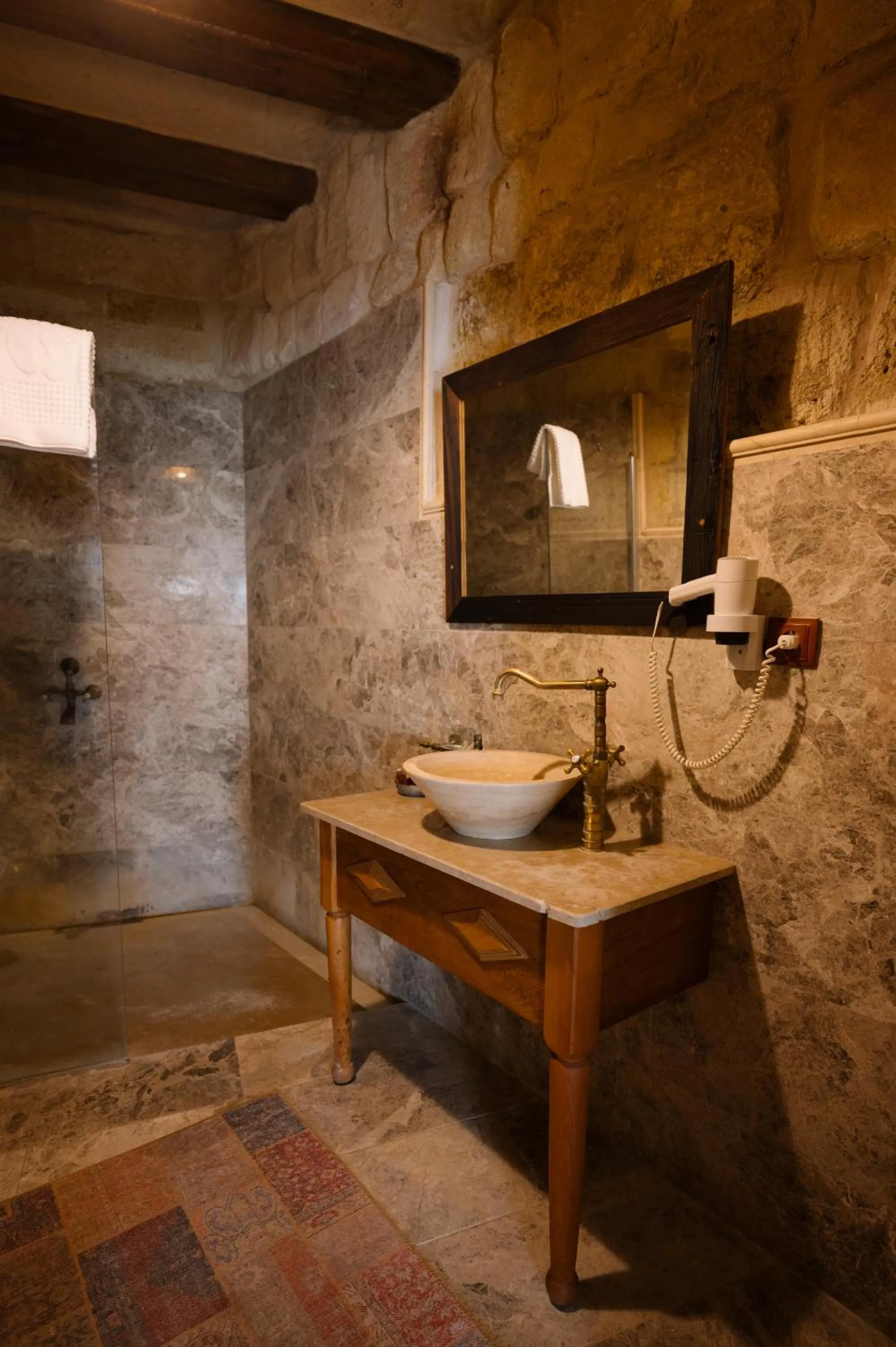 Bathroom in Seki Cave Hotel