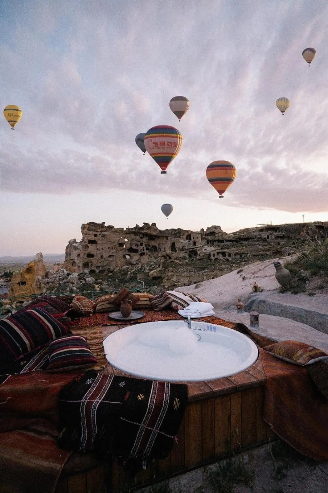 Day in Seki Cave Hotel