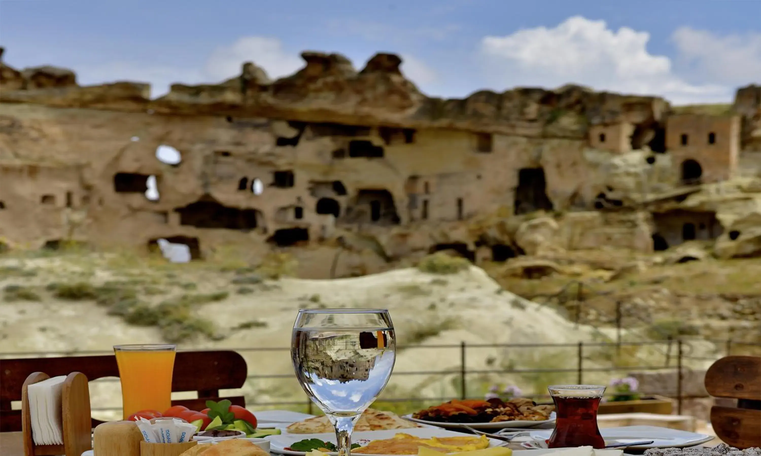 Restaurant/places to eat in Seki Cave Suites Restaurant/places to eat in Seki Cave Suites