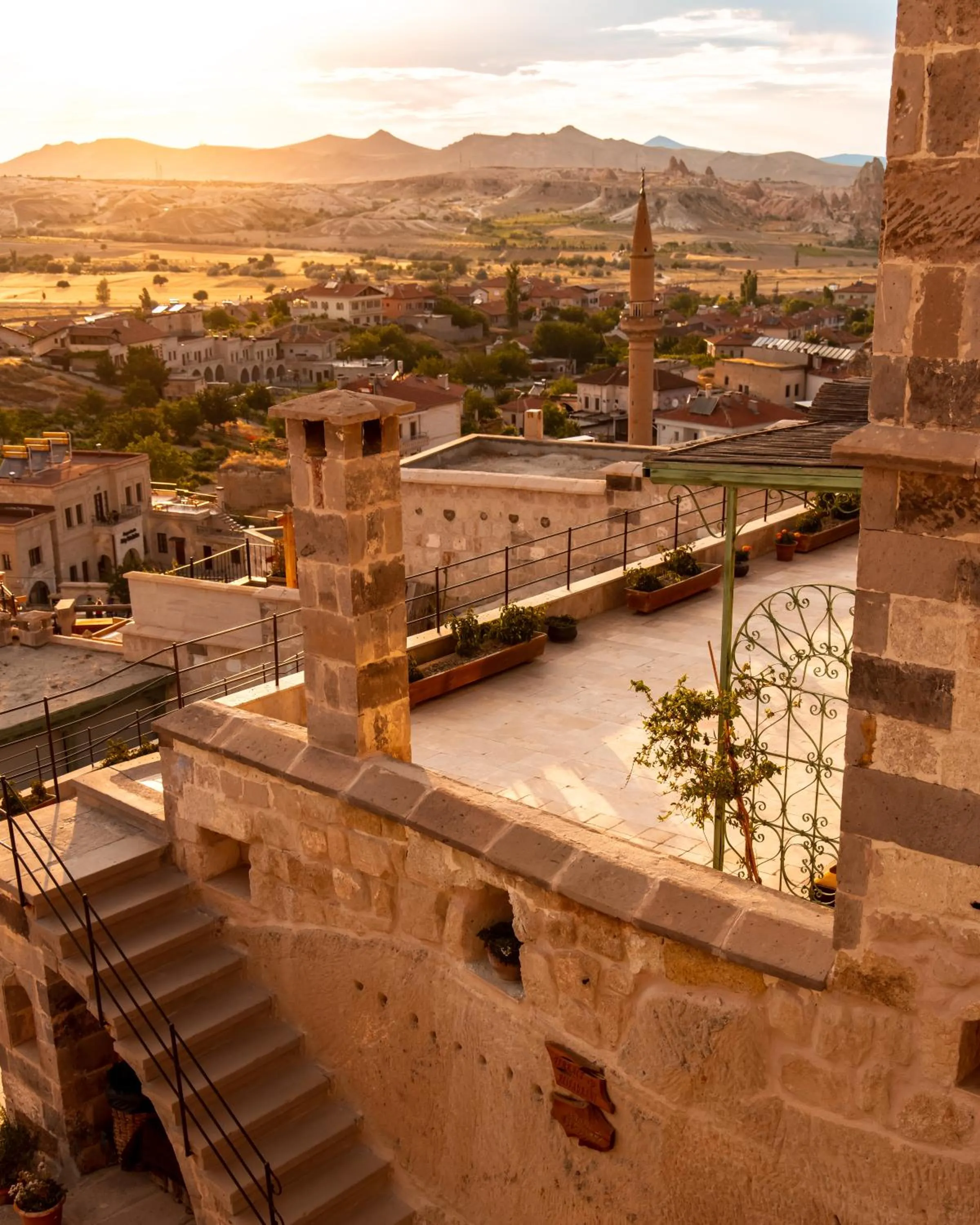 Neighbourhood in Seki Cave Hotel