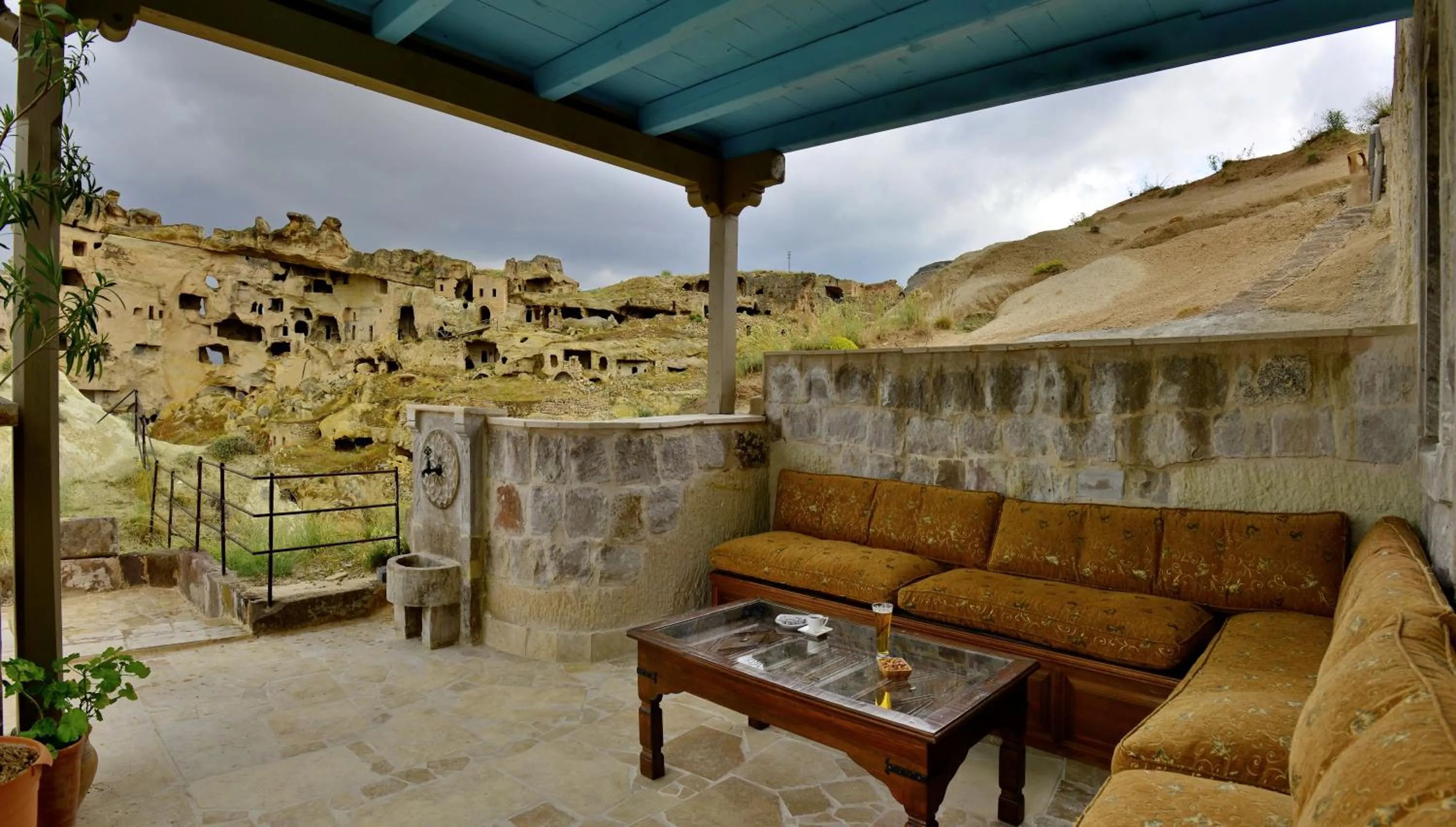 Patio in Seki Cave Hotel