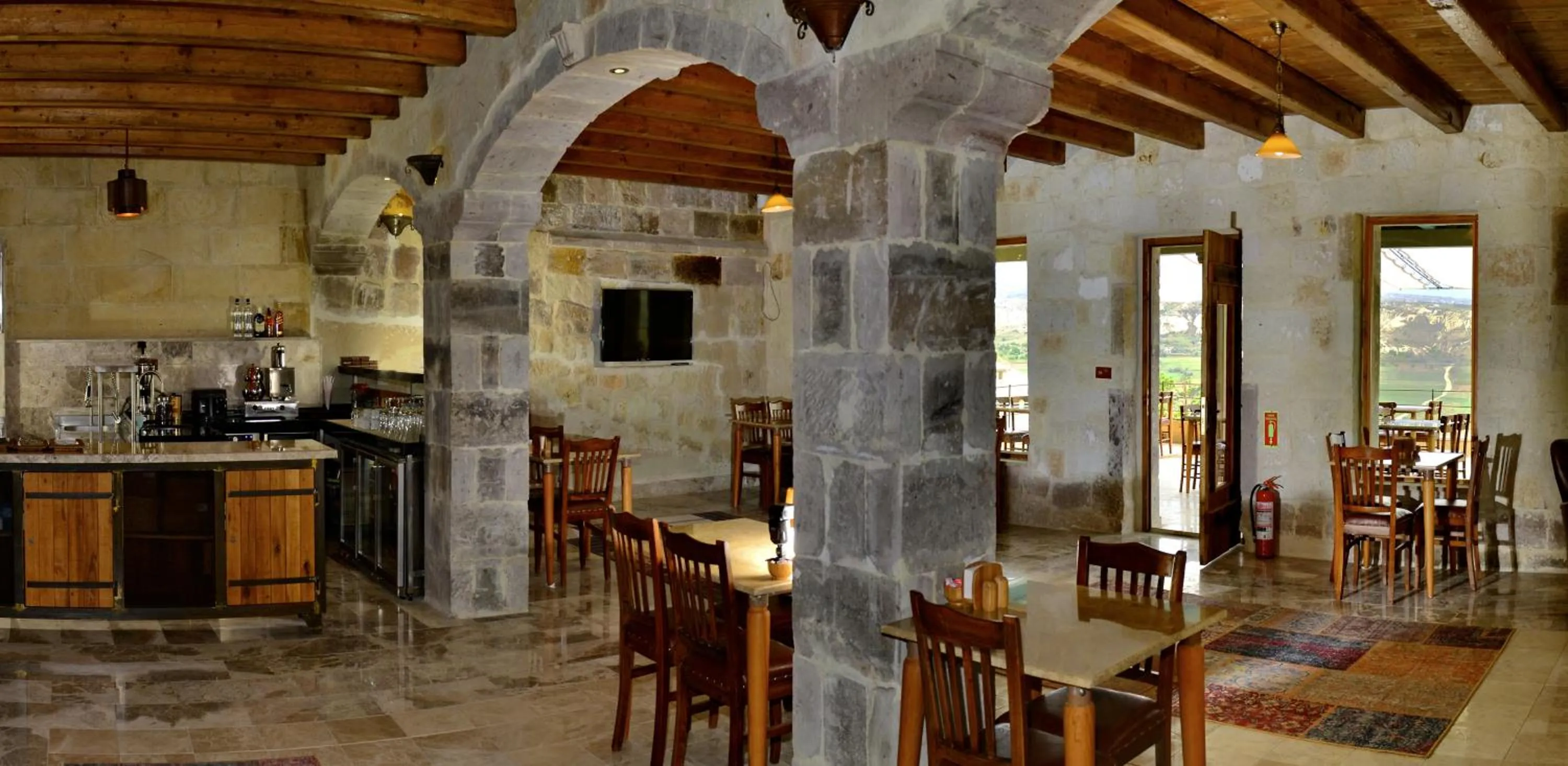 Restaurant/places to eat in Seki Cave Hotel