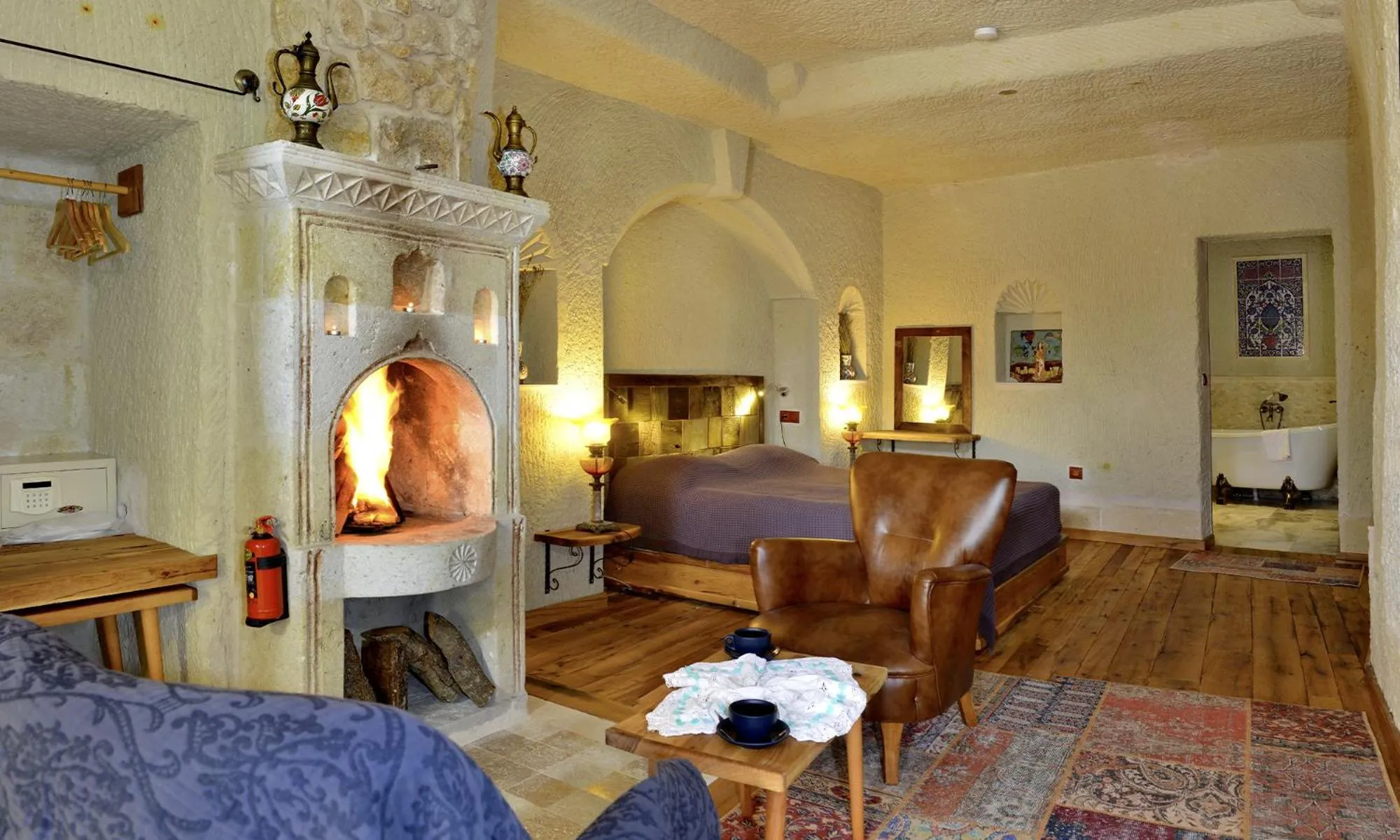 Bed in Seki Cave Hotel