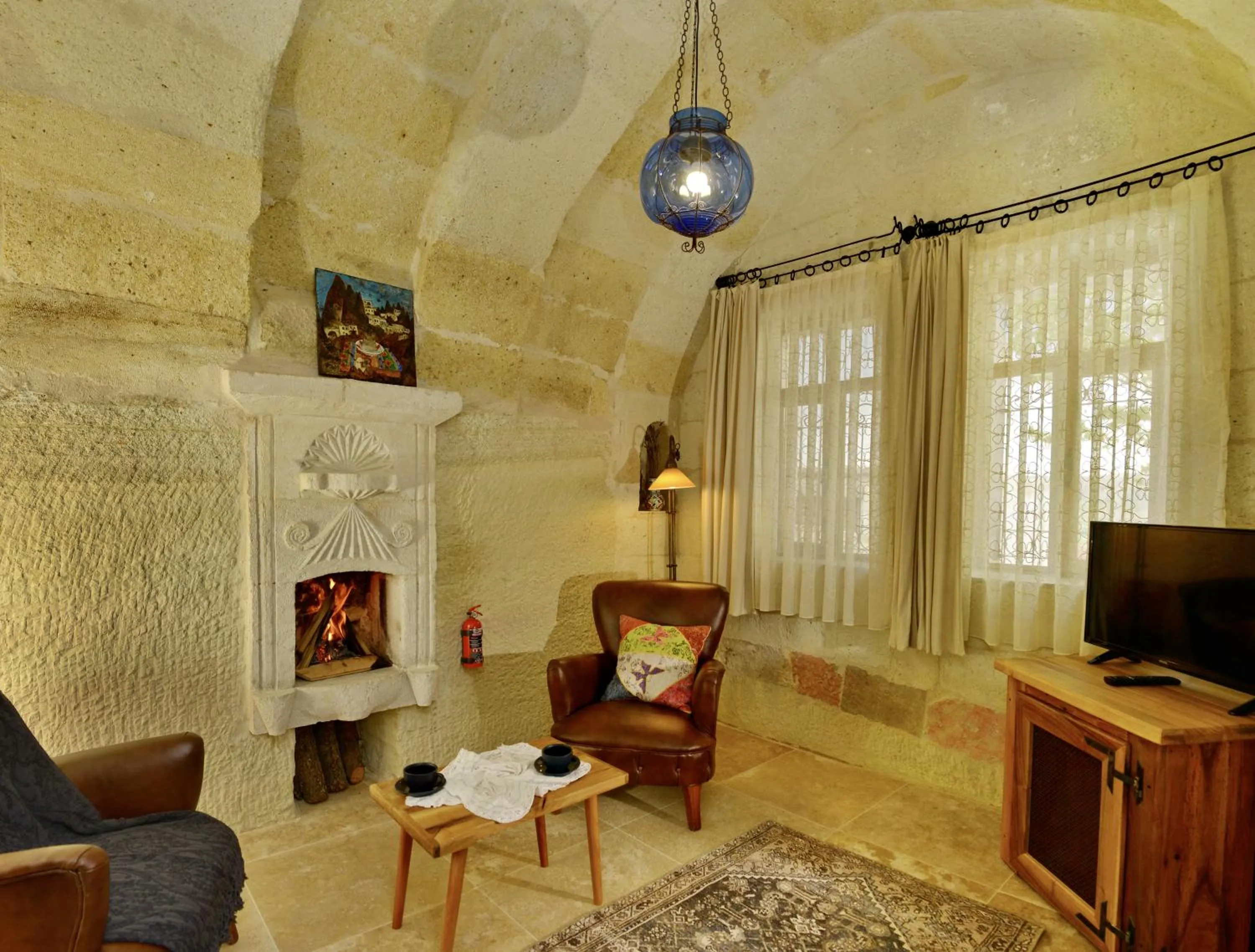 TV and multimedia in Seki Cave Hotel