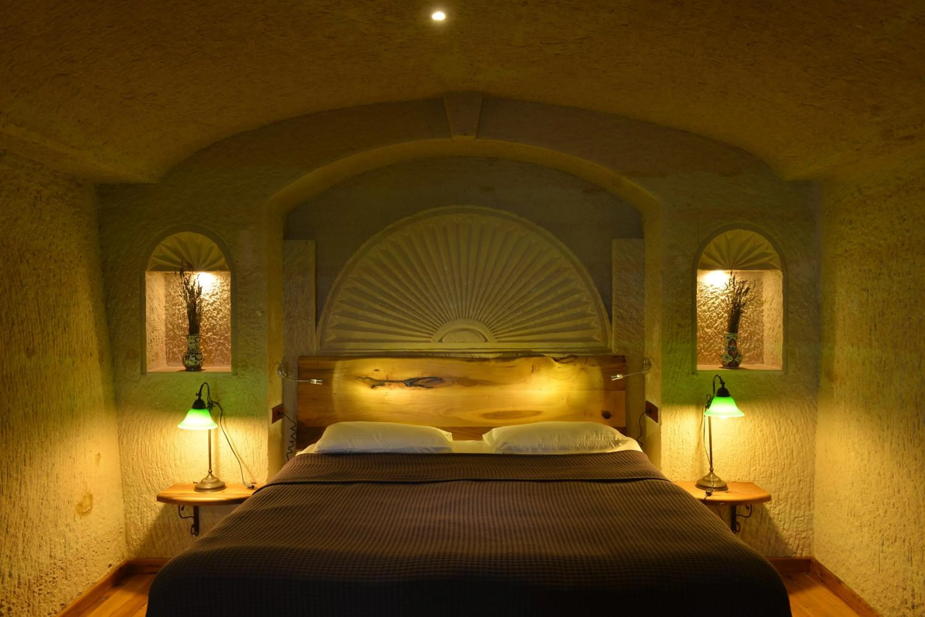 Bed in Seki Cave Hotel